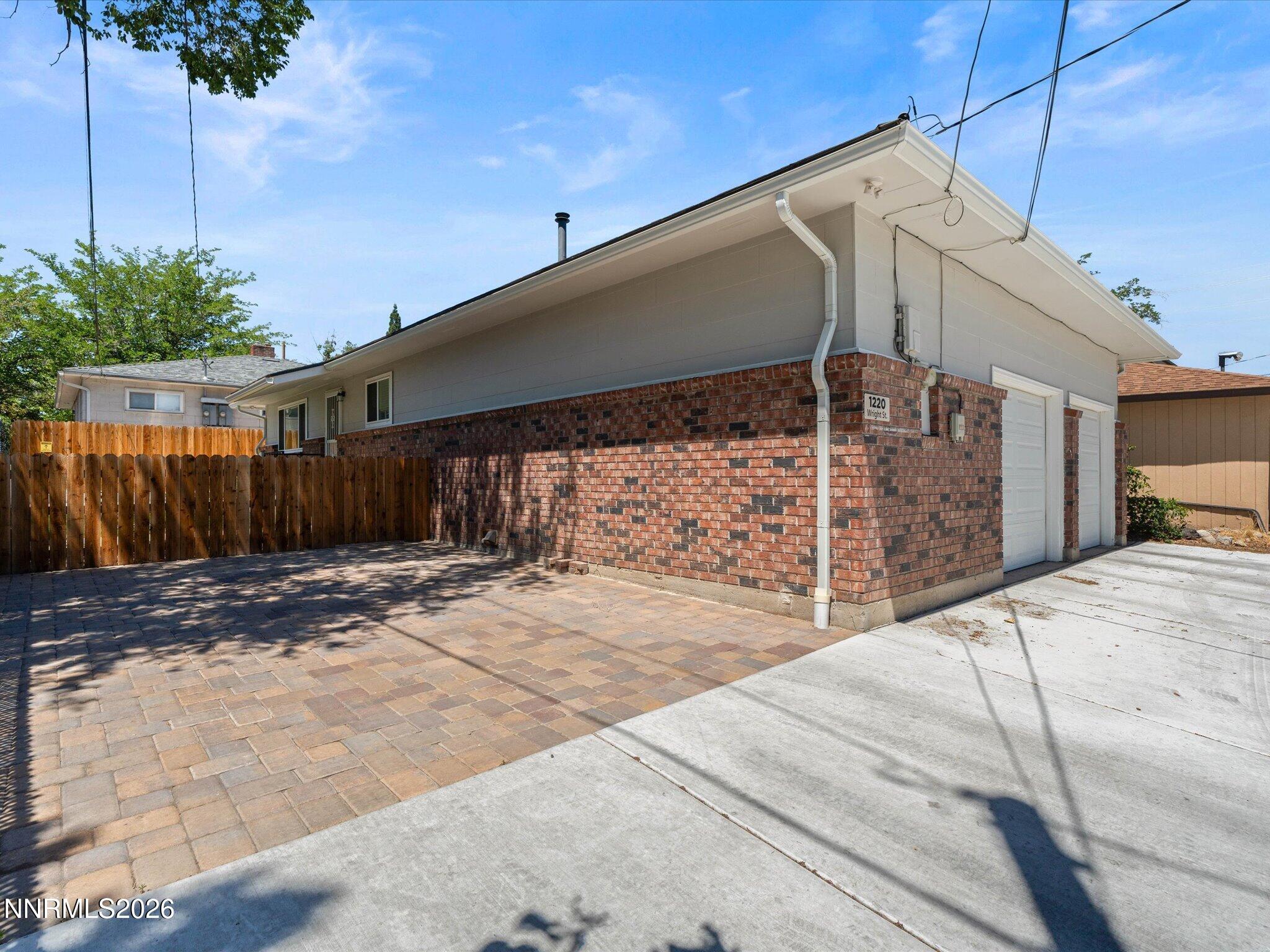 1220 Wright Street Property Photo 11