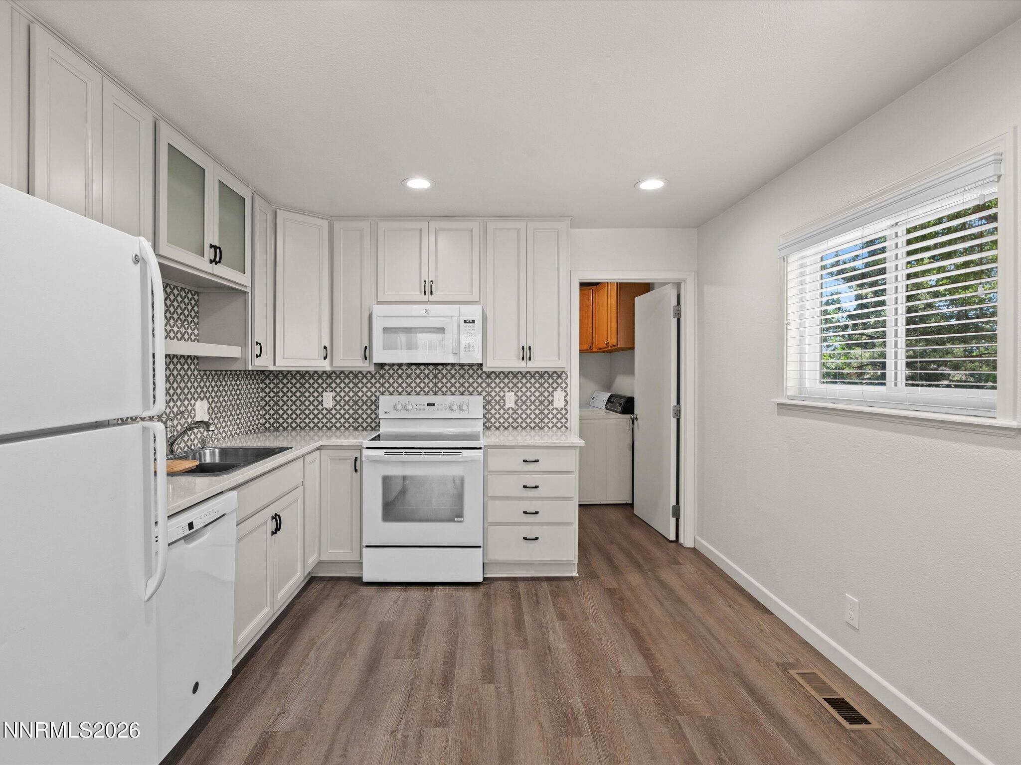 1220 Wright Street Property Photo 16