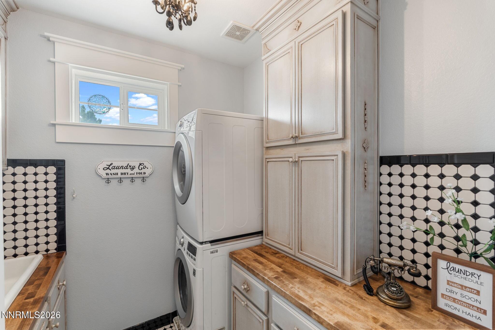 6682 Magical Drive Property Photo 16