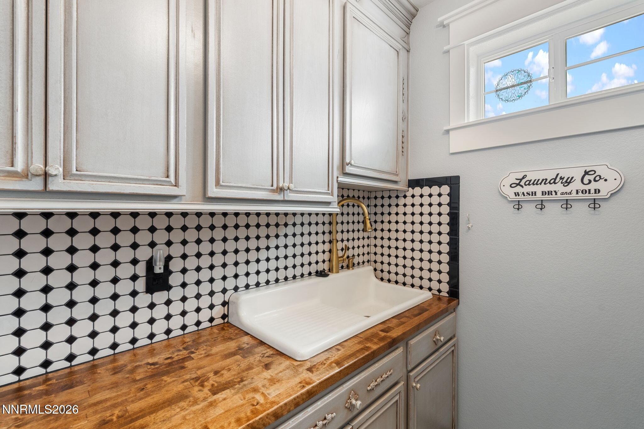 6682 Magical Drive Property Photo 17