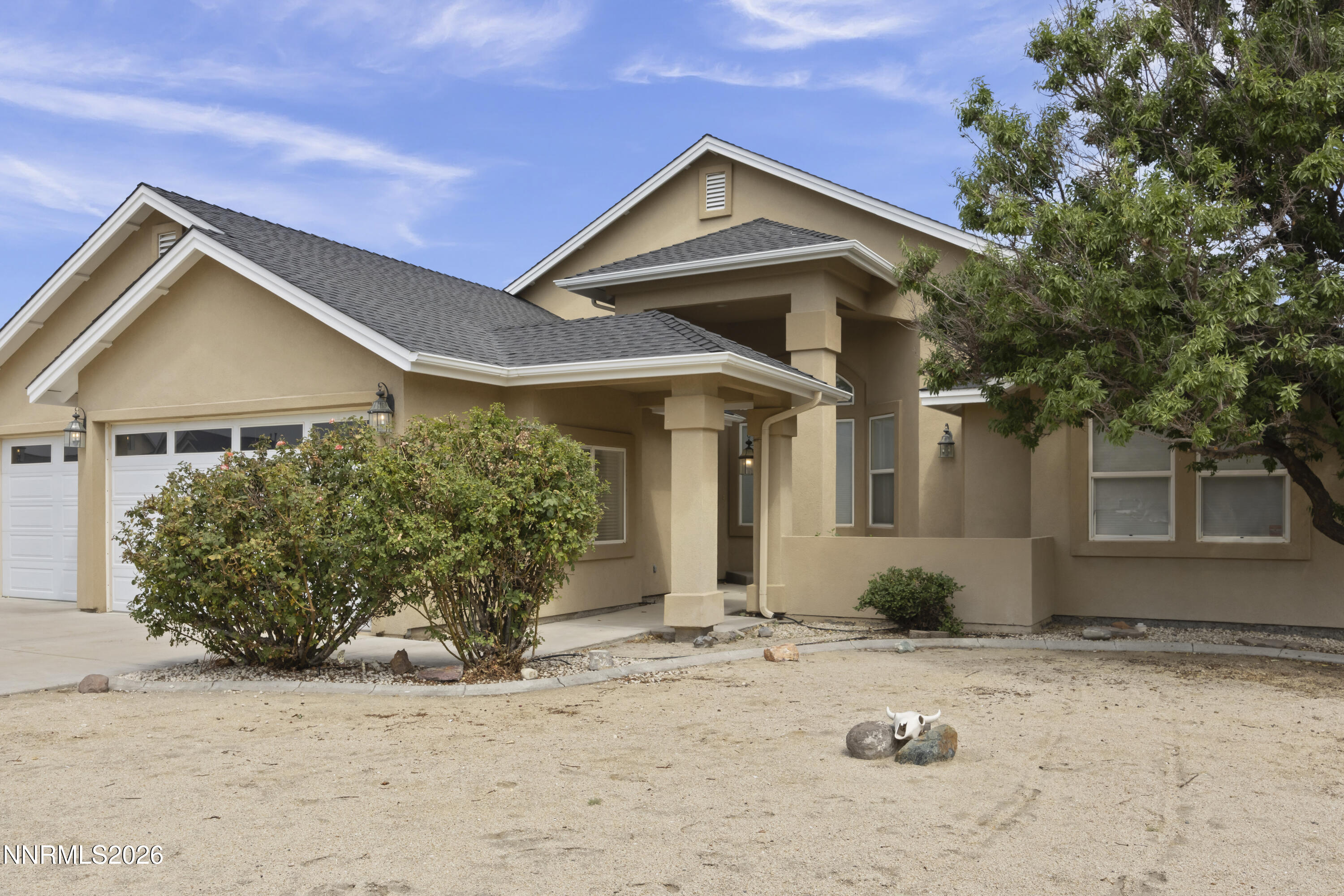 796 Divot Drive Property Photo 3