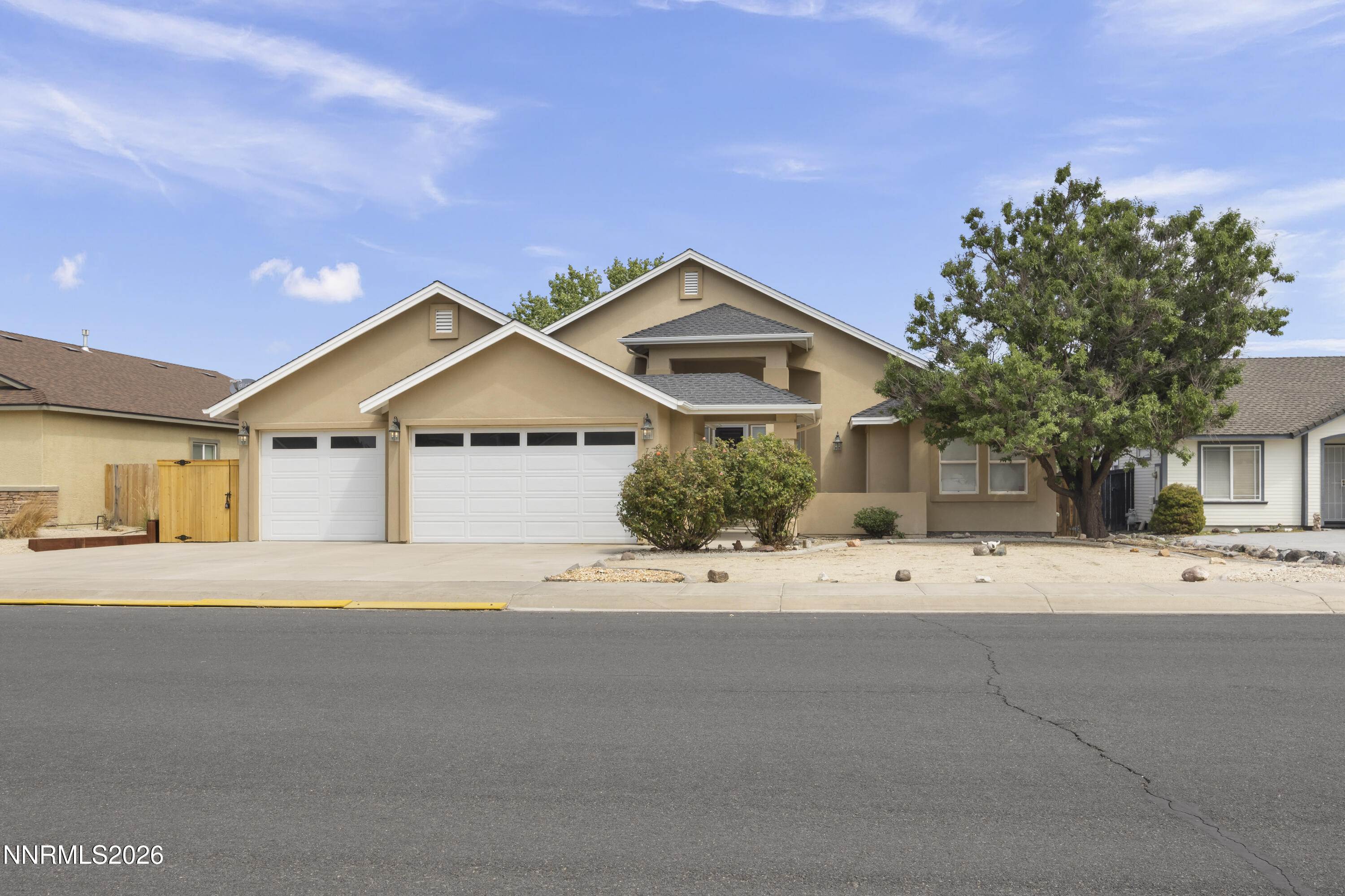 796 Divot Drive Property Photo 4