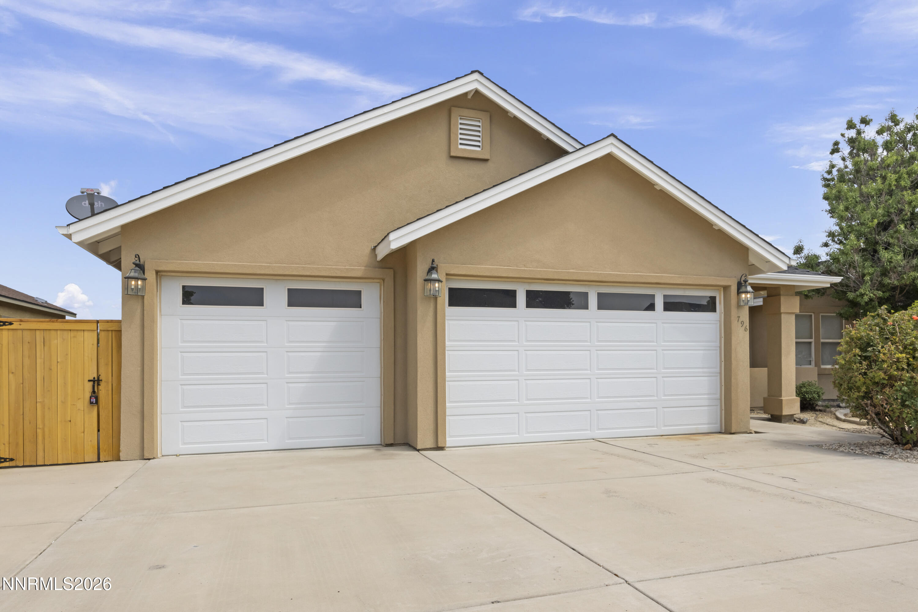 796 Divot Drive Property Photo 6