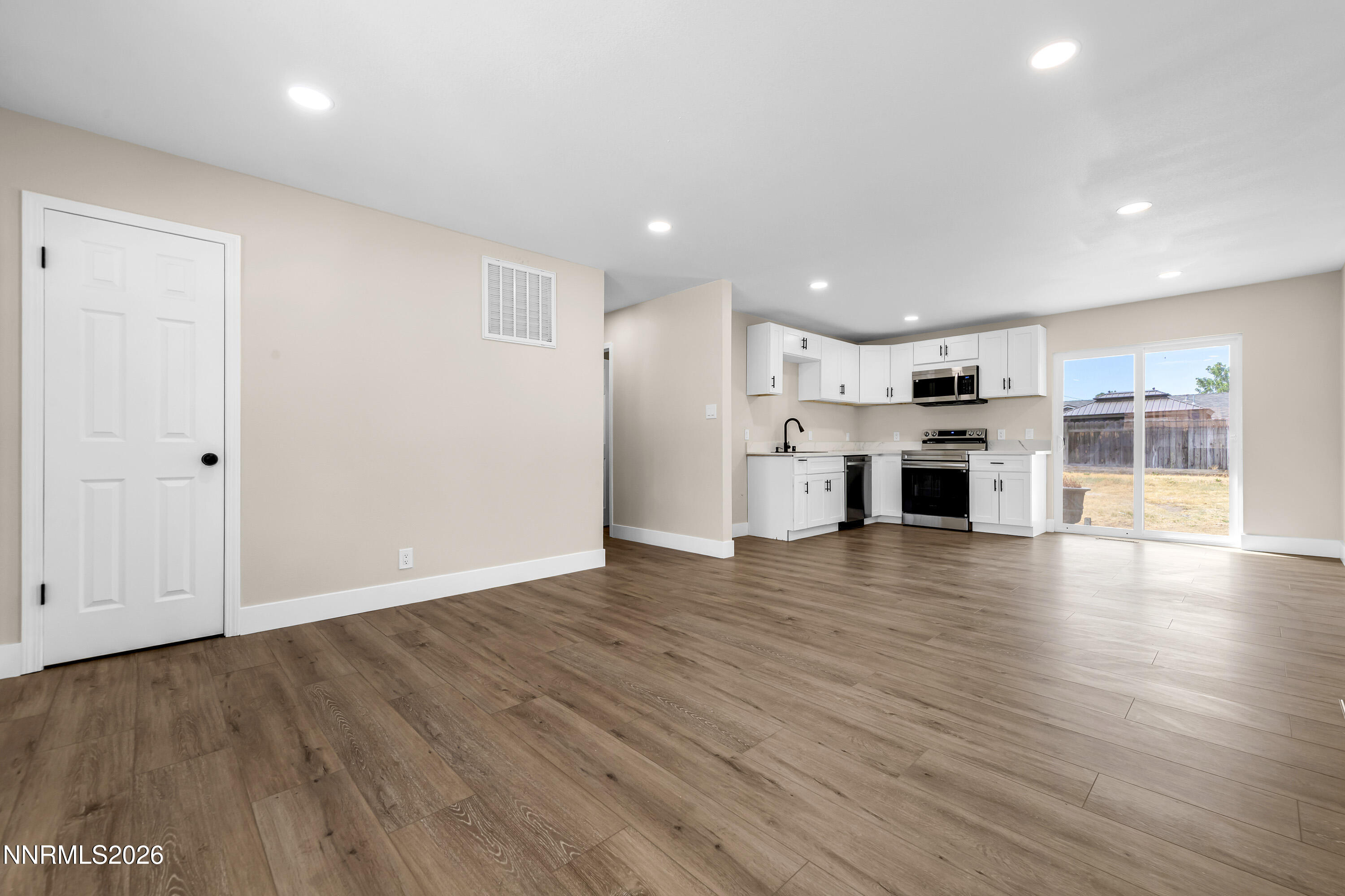 1585 Greenbrae Drive Property Photo 6