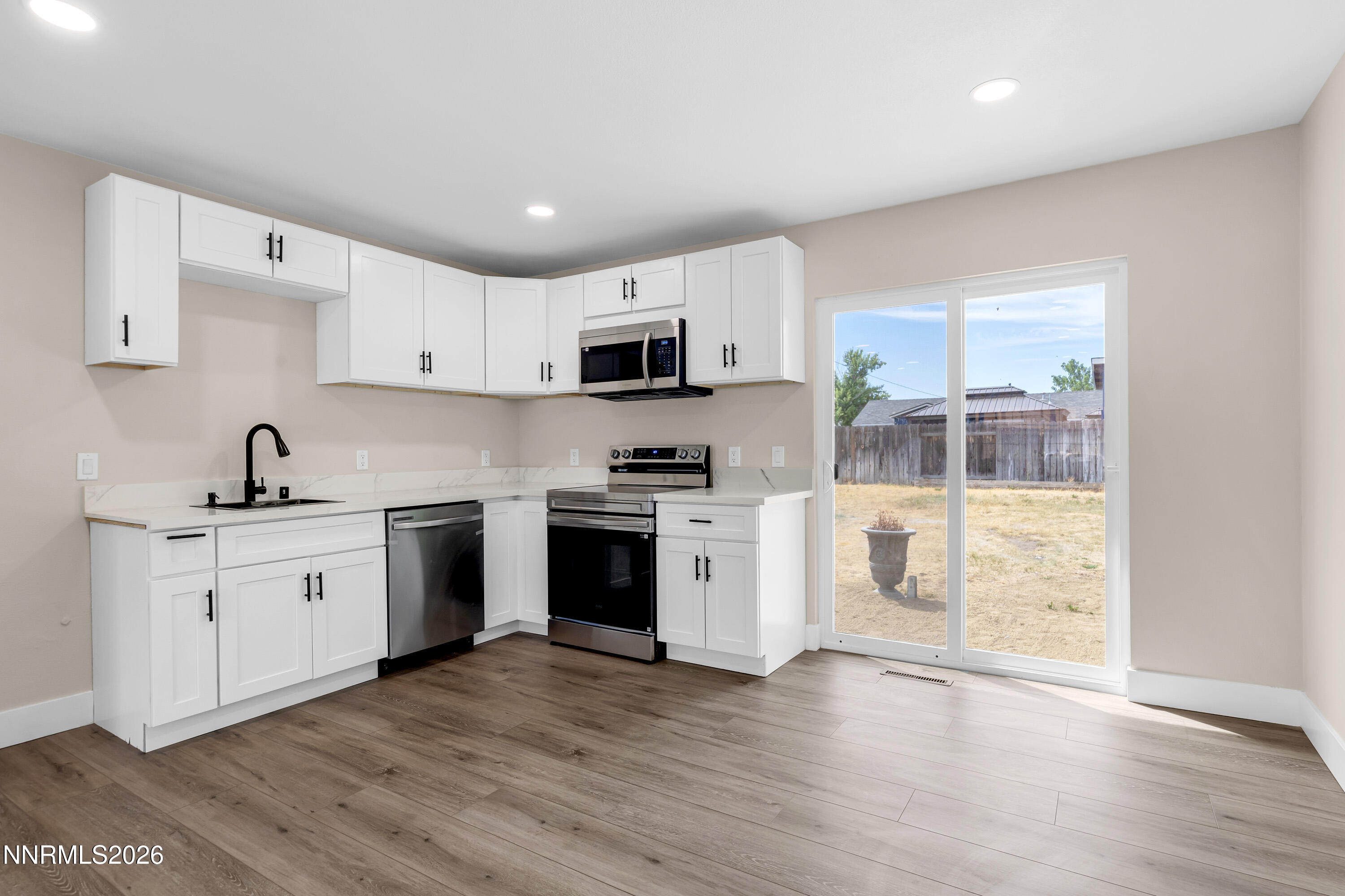 1585 Greenbrae Drive Property Photo 8