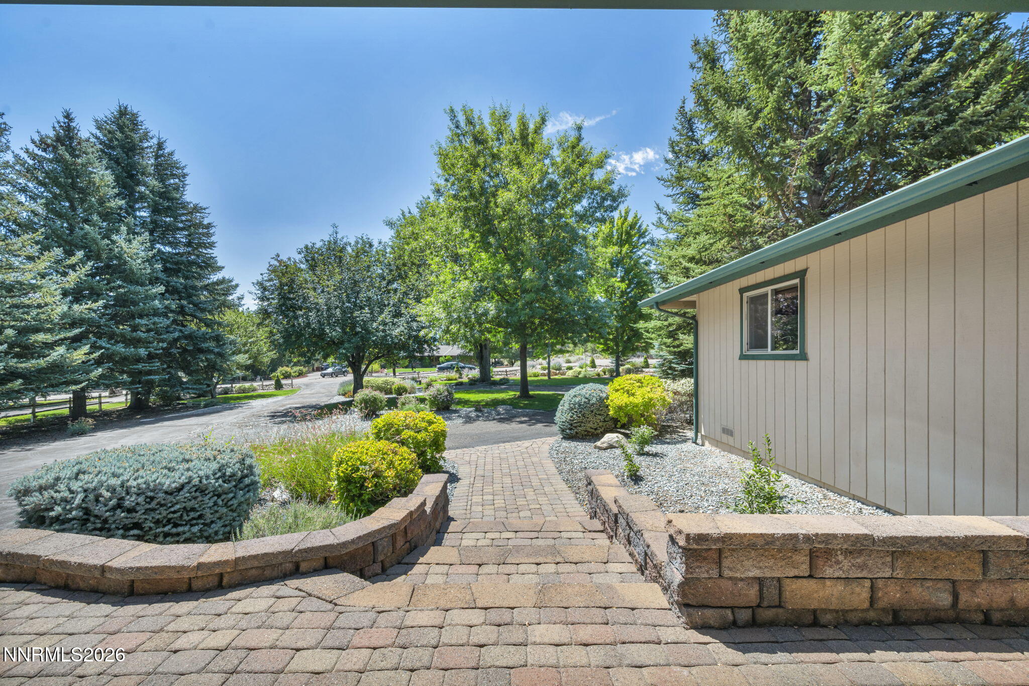 274 Beverly Way Property Photo 3