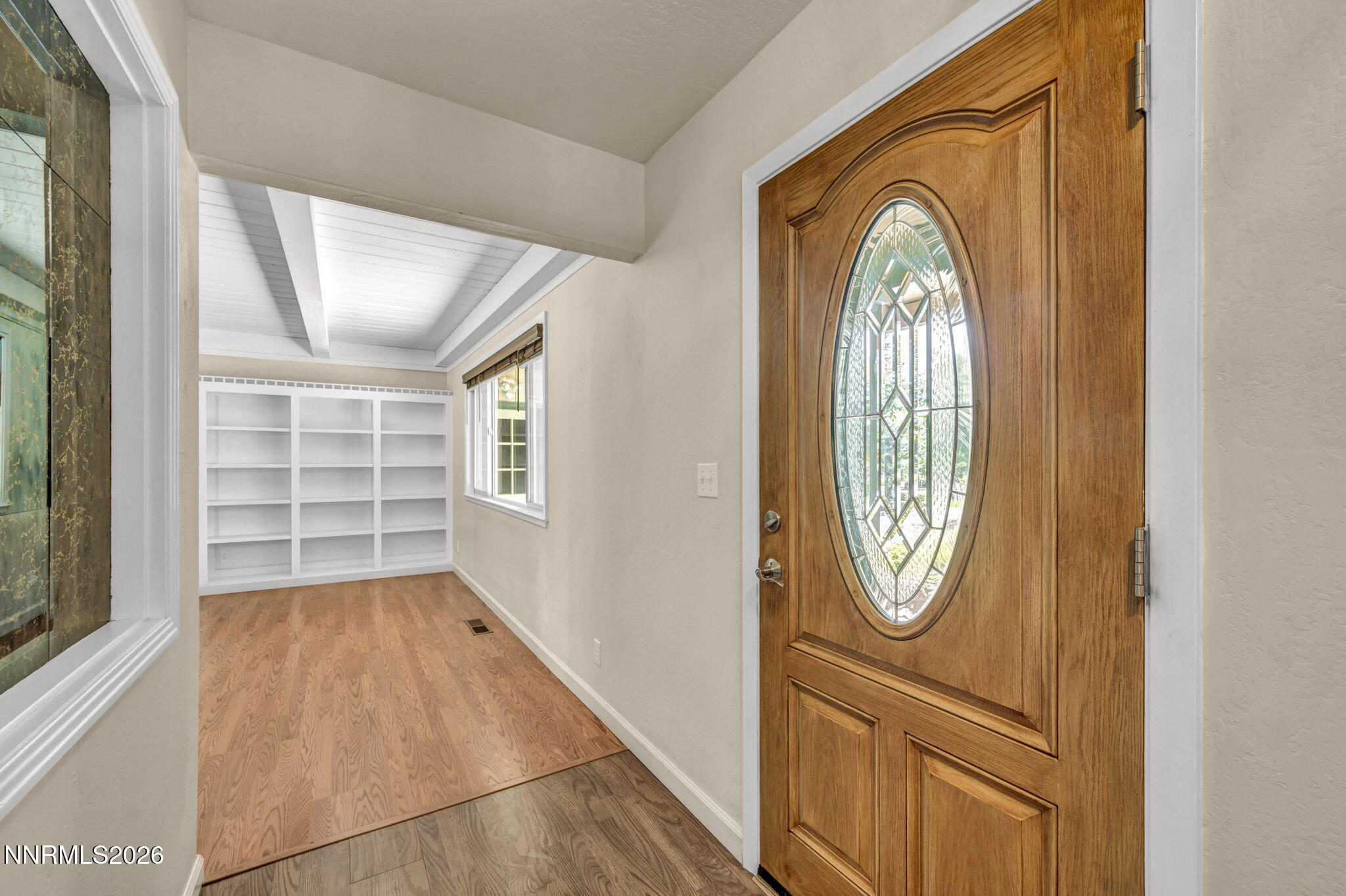 274 Beverly Way Property Photo 5