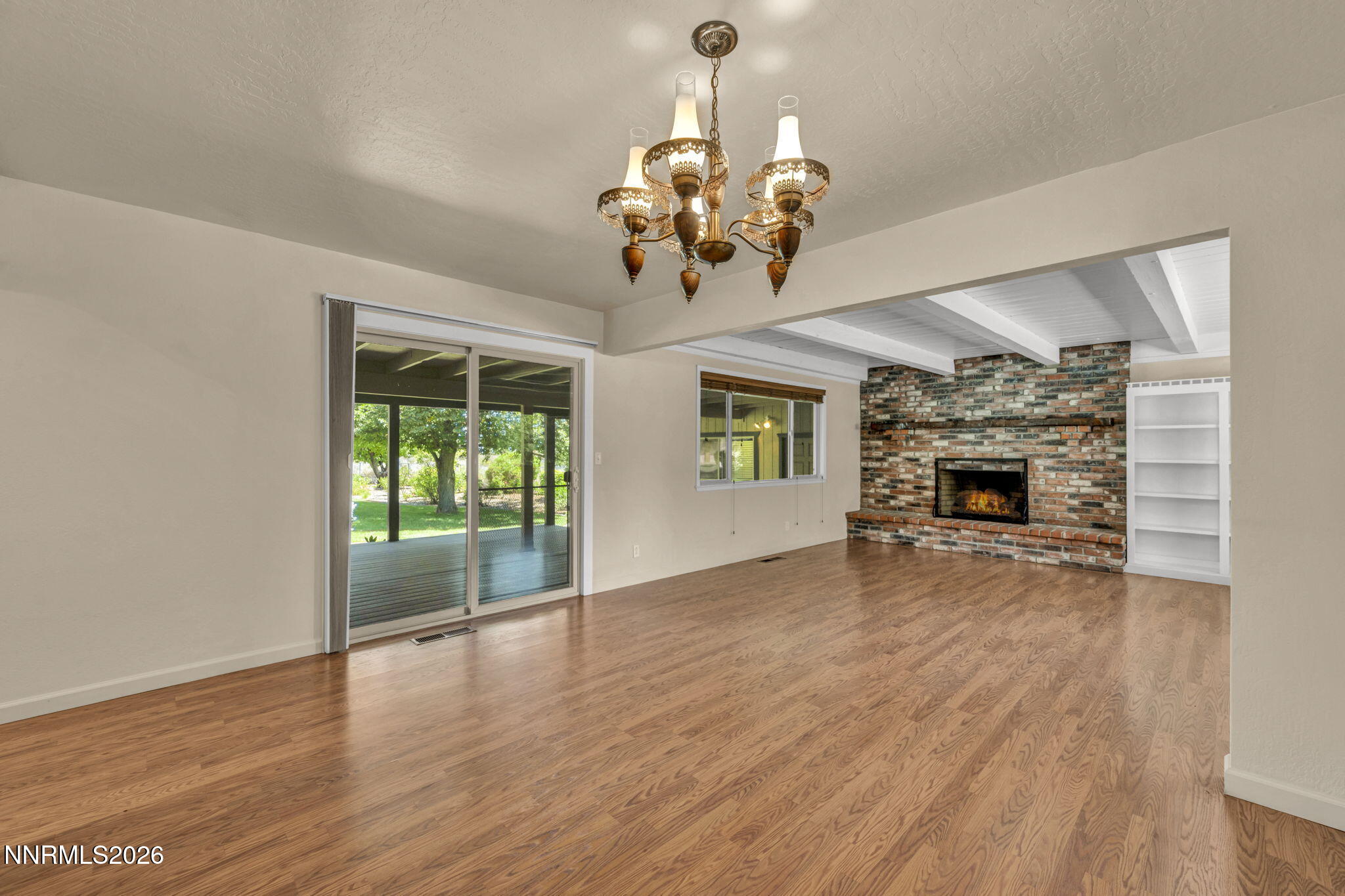 274 Beverly Way Property Photo 8