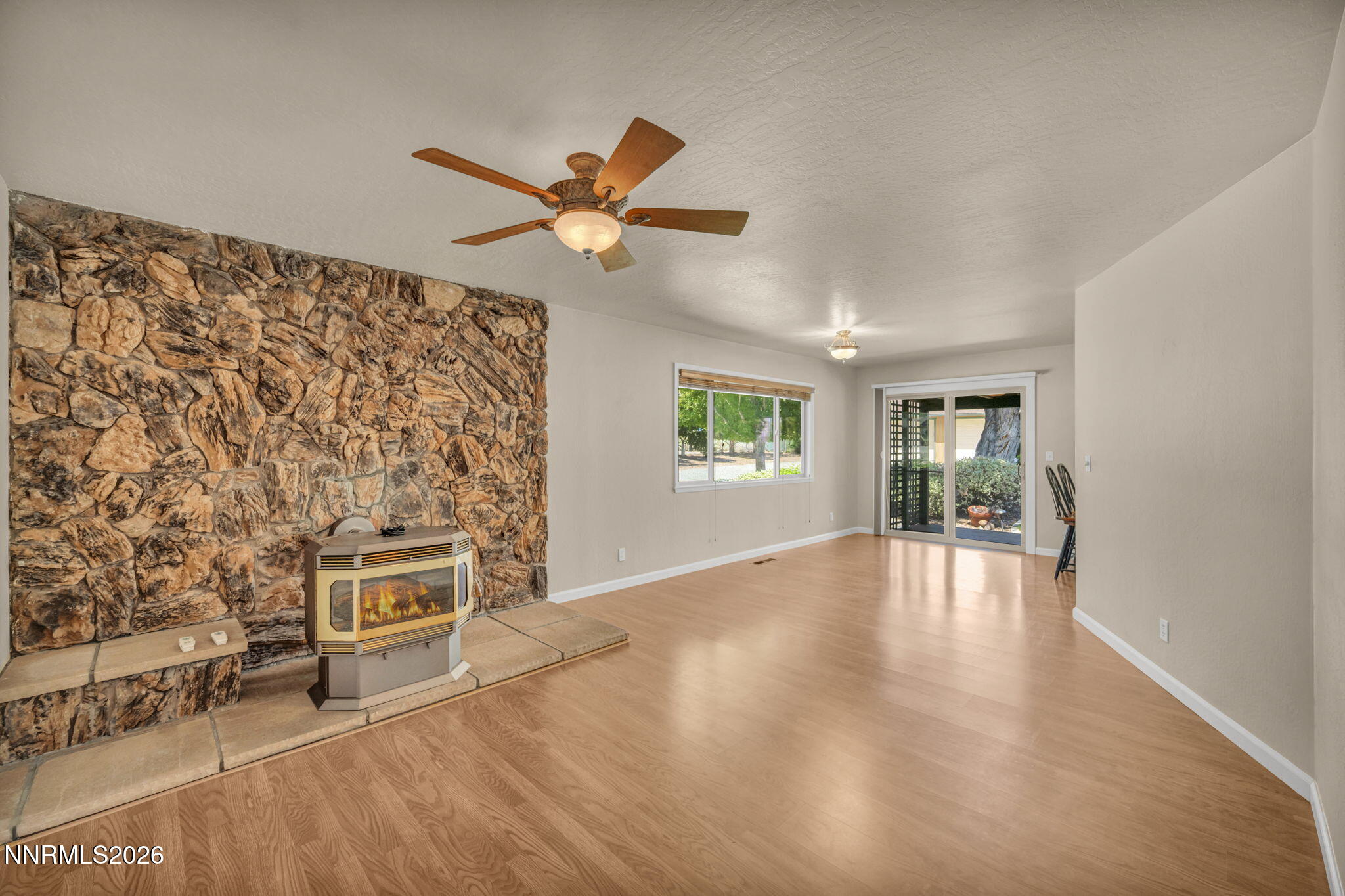 274 Beverly Way Property Photo 11
