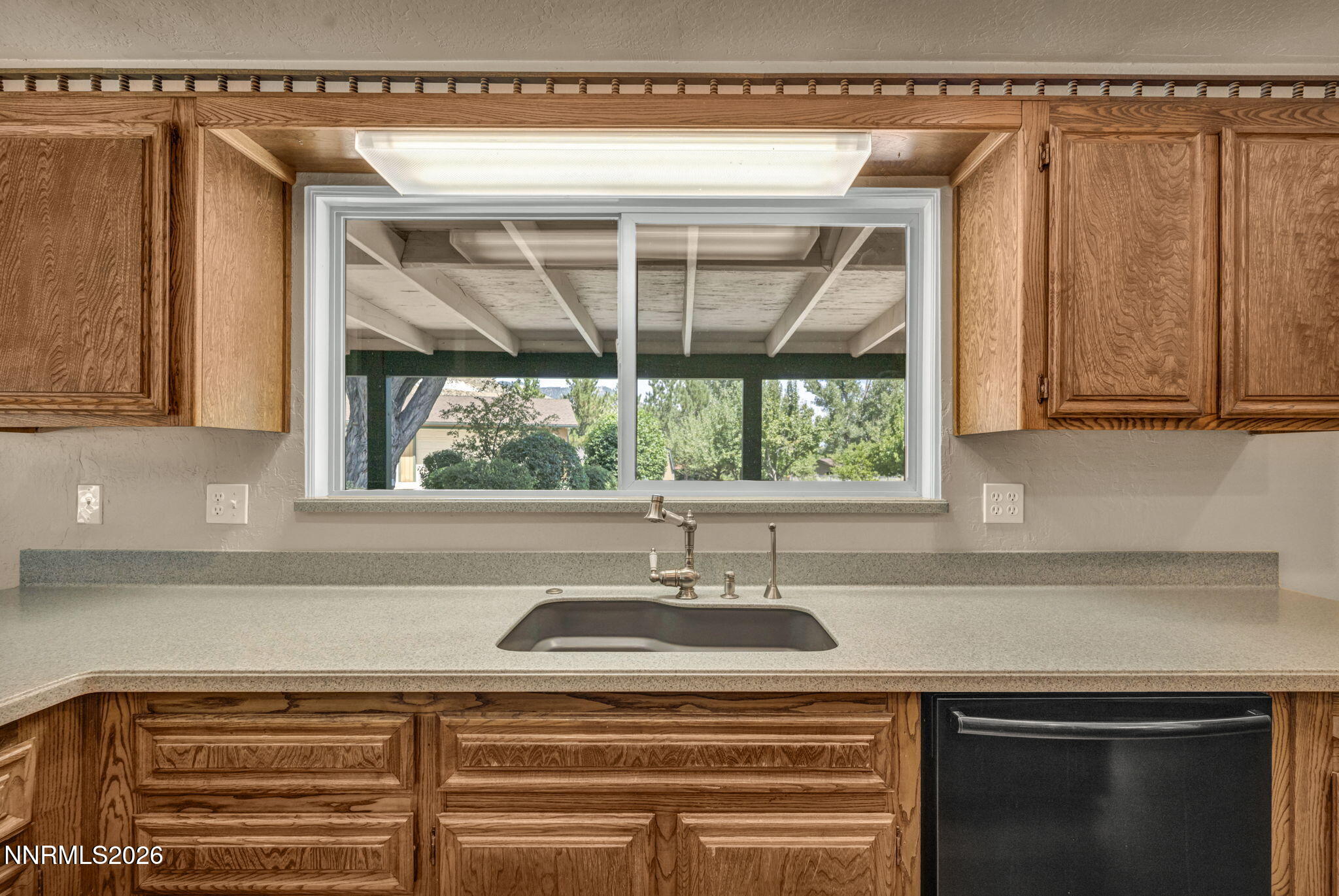 274 Beverly Way Property Photo 14