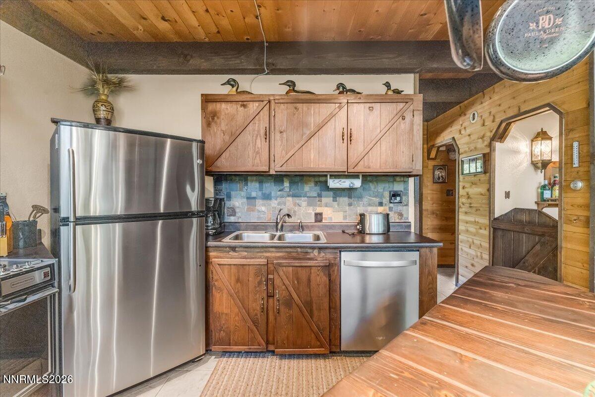 260010455 Property Photo 18