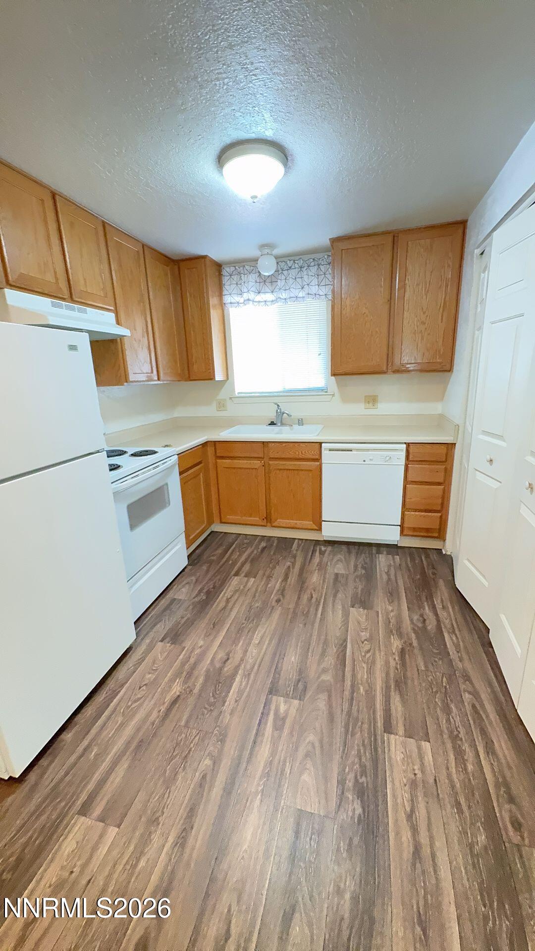 314 W 8th Street Property Photo 4