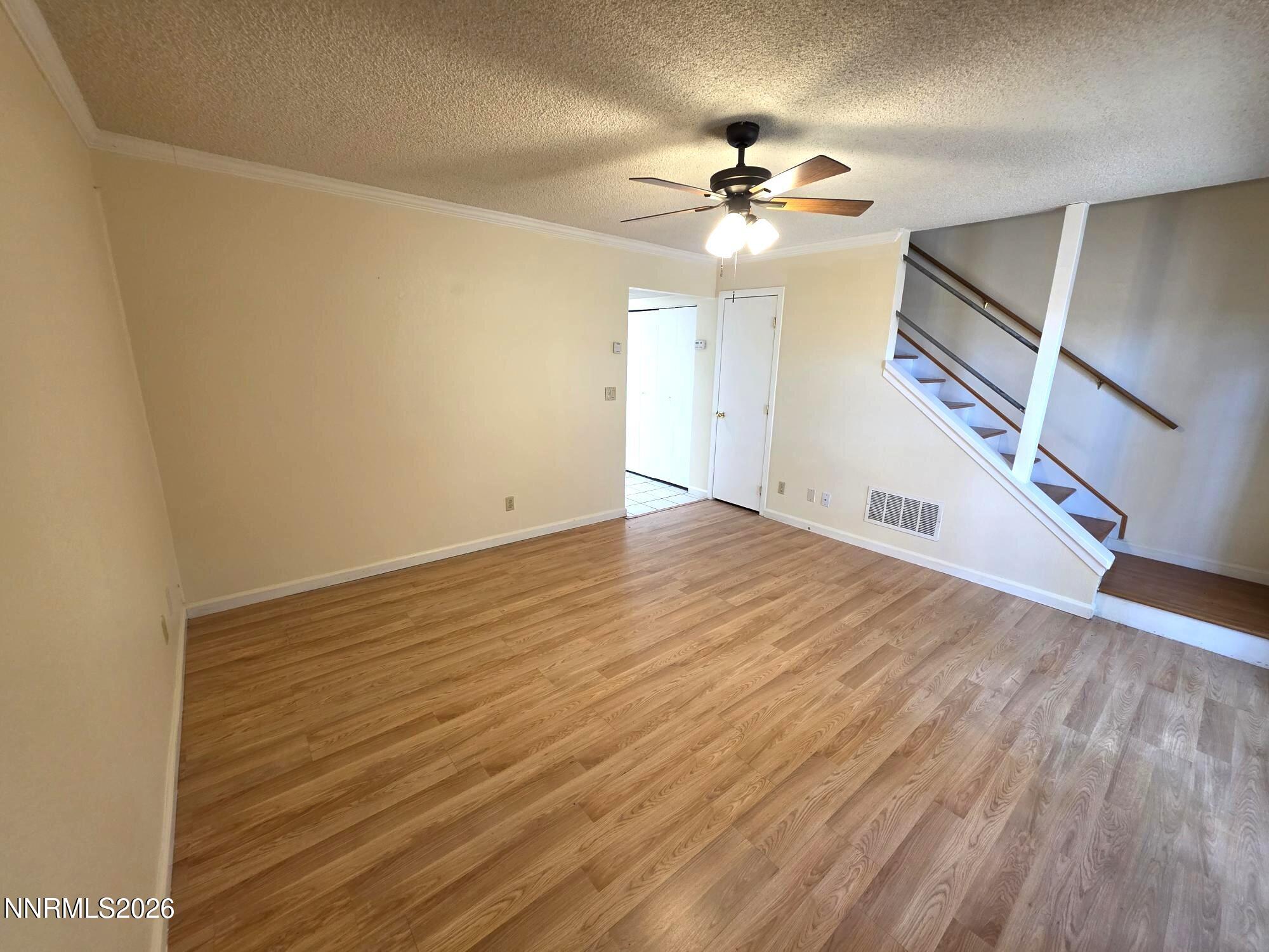13914 Lear Boulevard Property Photo 8