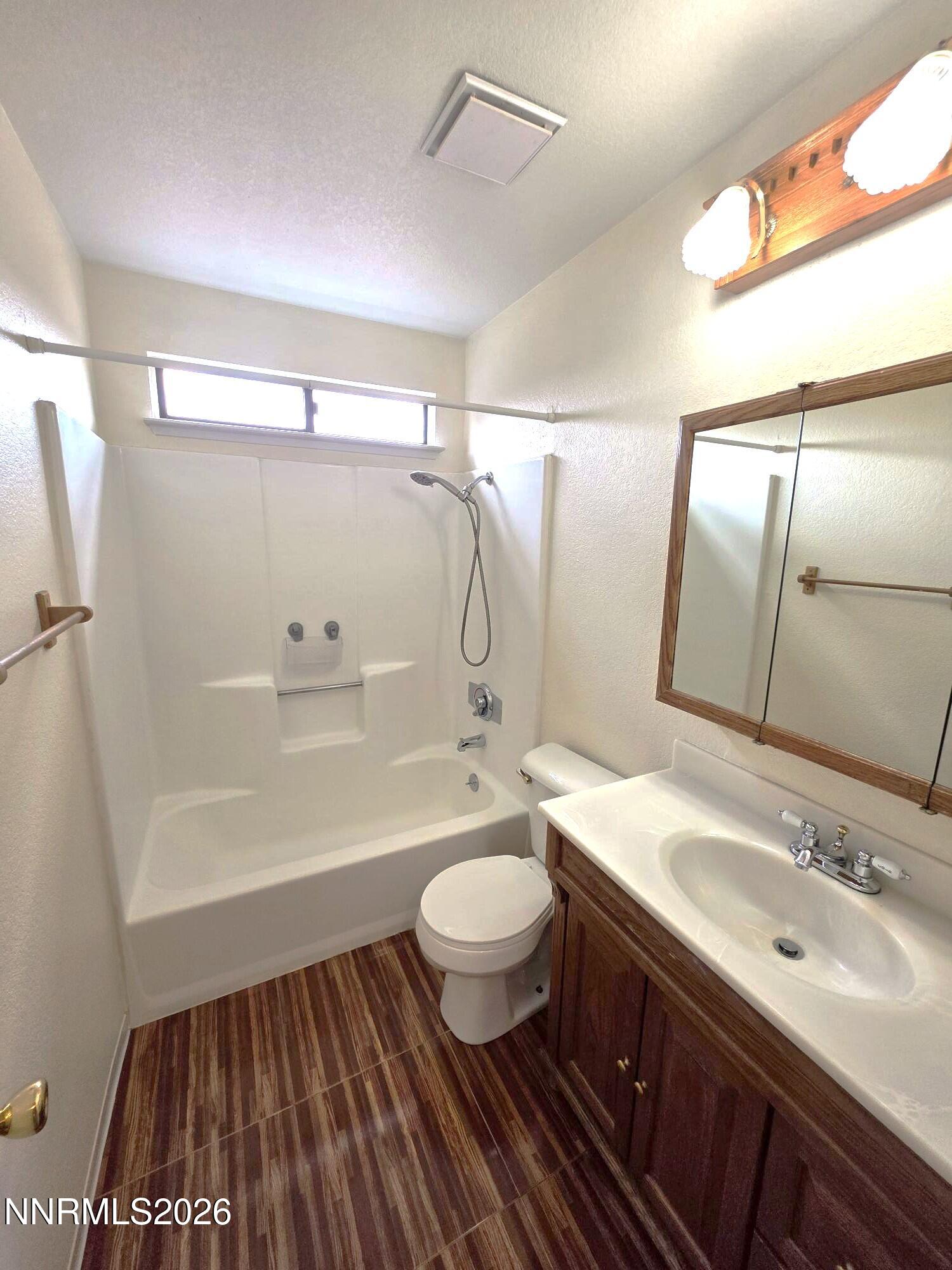13914 Lear Boulevard Property Photo 14