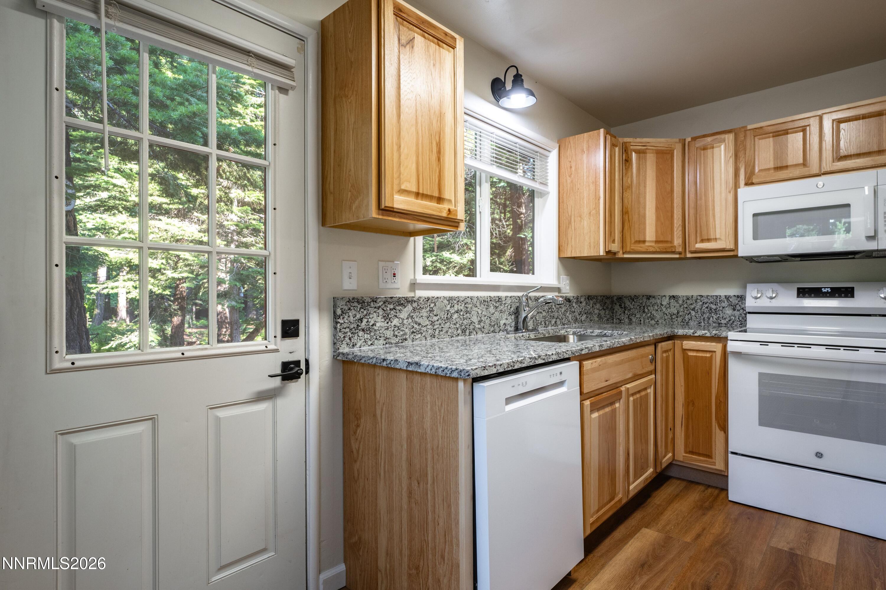 7075 Miami Court Property Photo 16