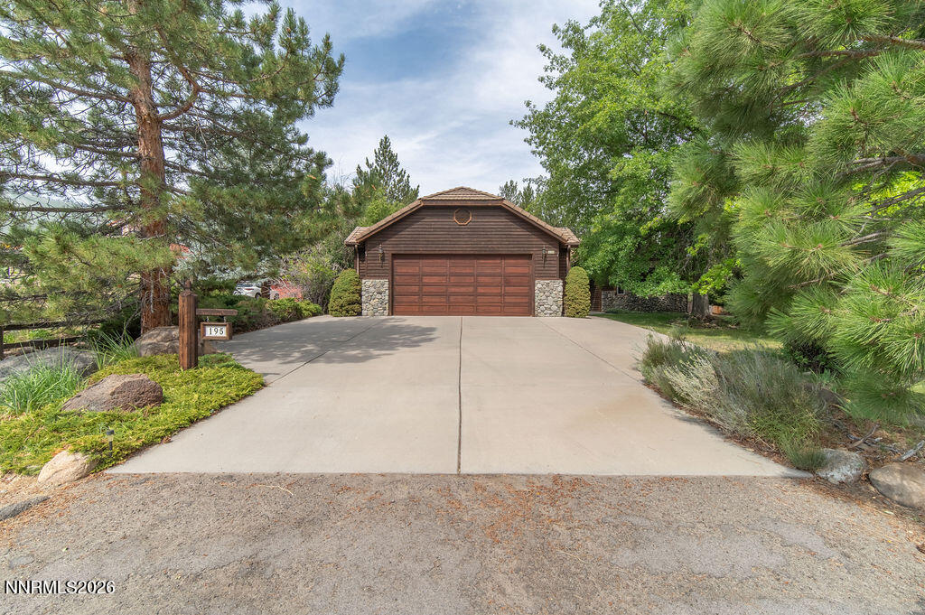 195 Hansen Drive Property Photo 1