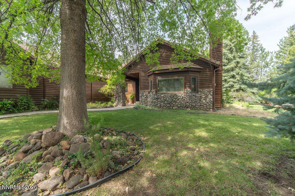 195 Hansen Drive Property Photo 3