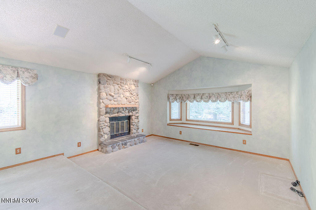 195 Hansen Drive Property Photo 9