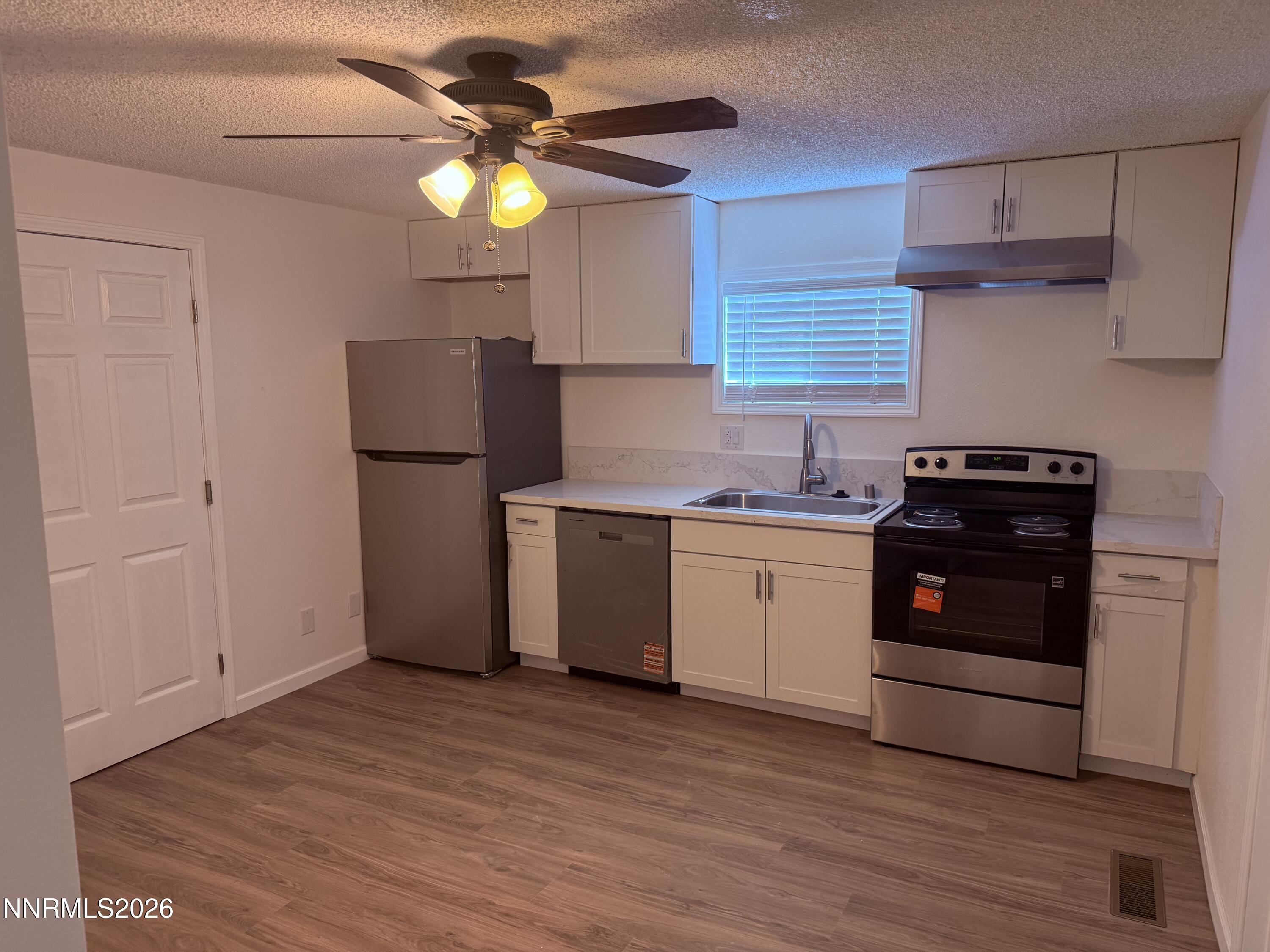 580 E Huffaker Lane Property Photo 11