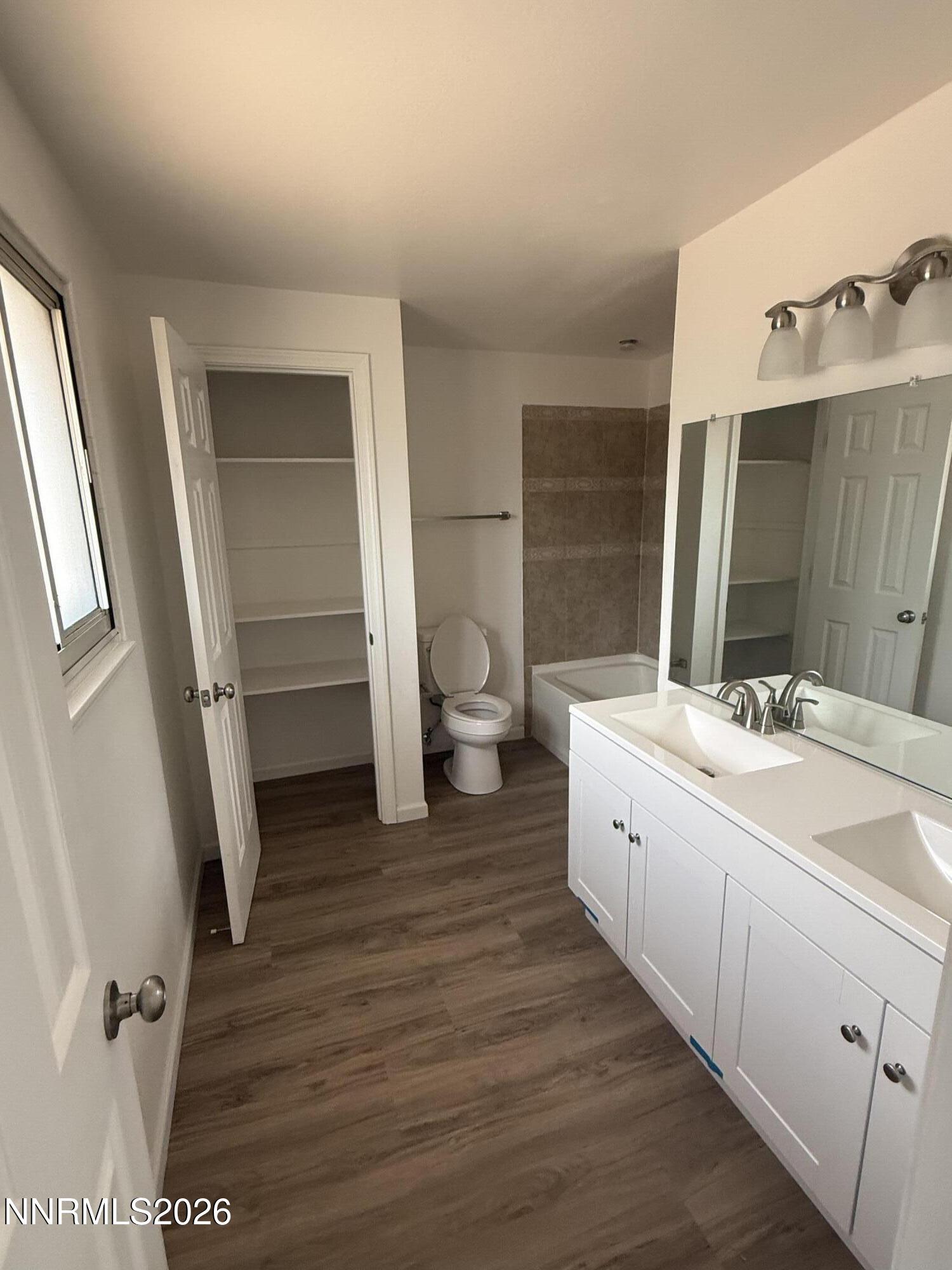 580 E Huffaker Lane Property Photo 13