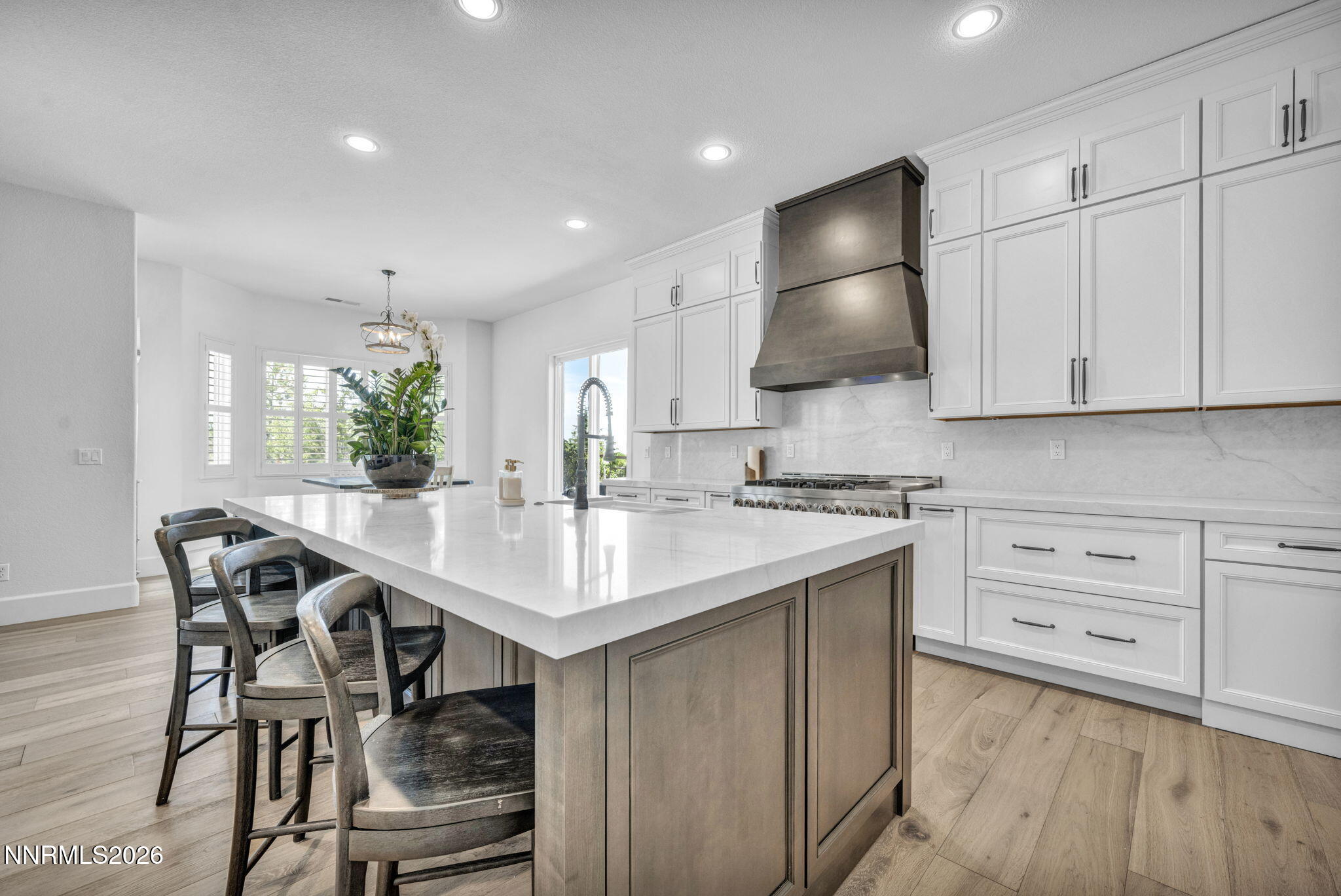 14725 Chateau Court Property Photo 4