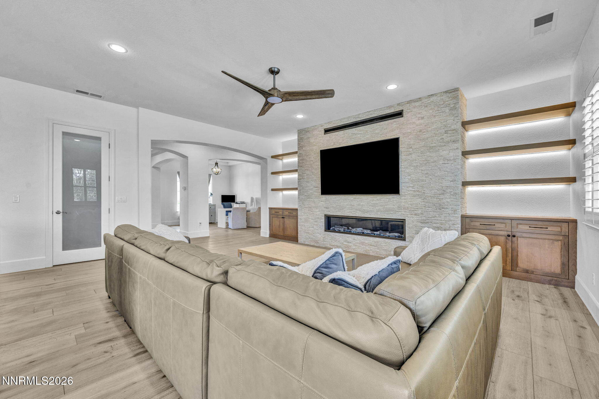 14725 Chateau Court Property Photo 8