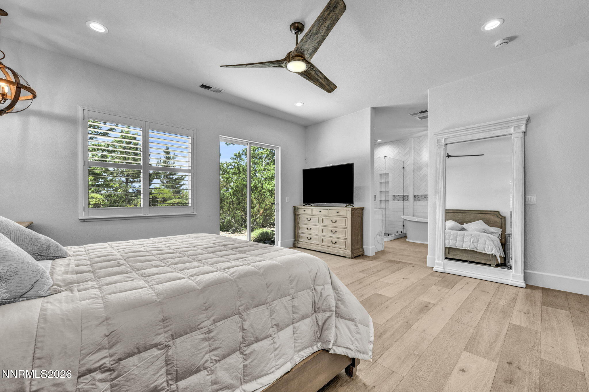 14725 Chateau Court Property Photo 14