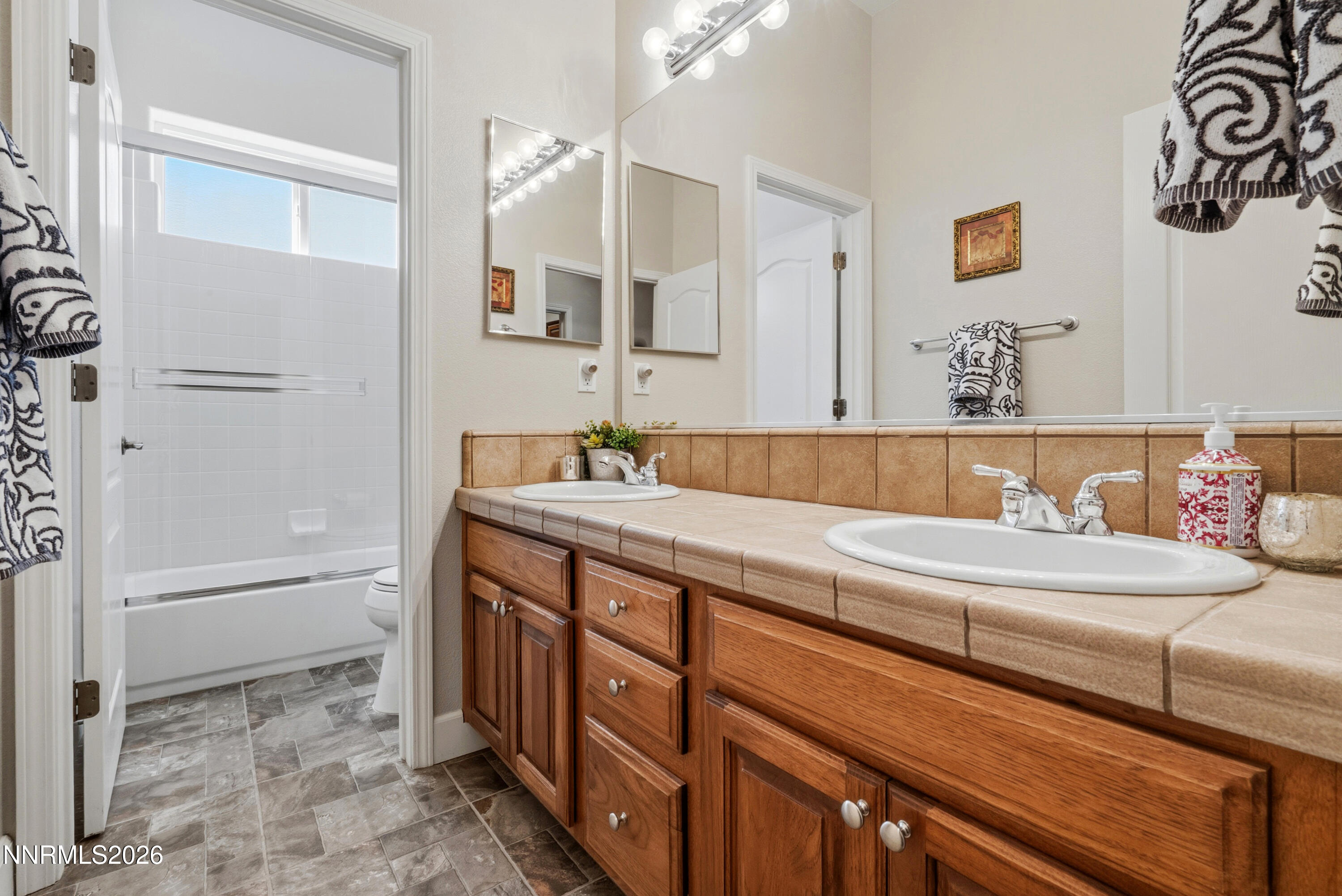 3272 Dog Leg Drive Property Photo 16