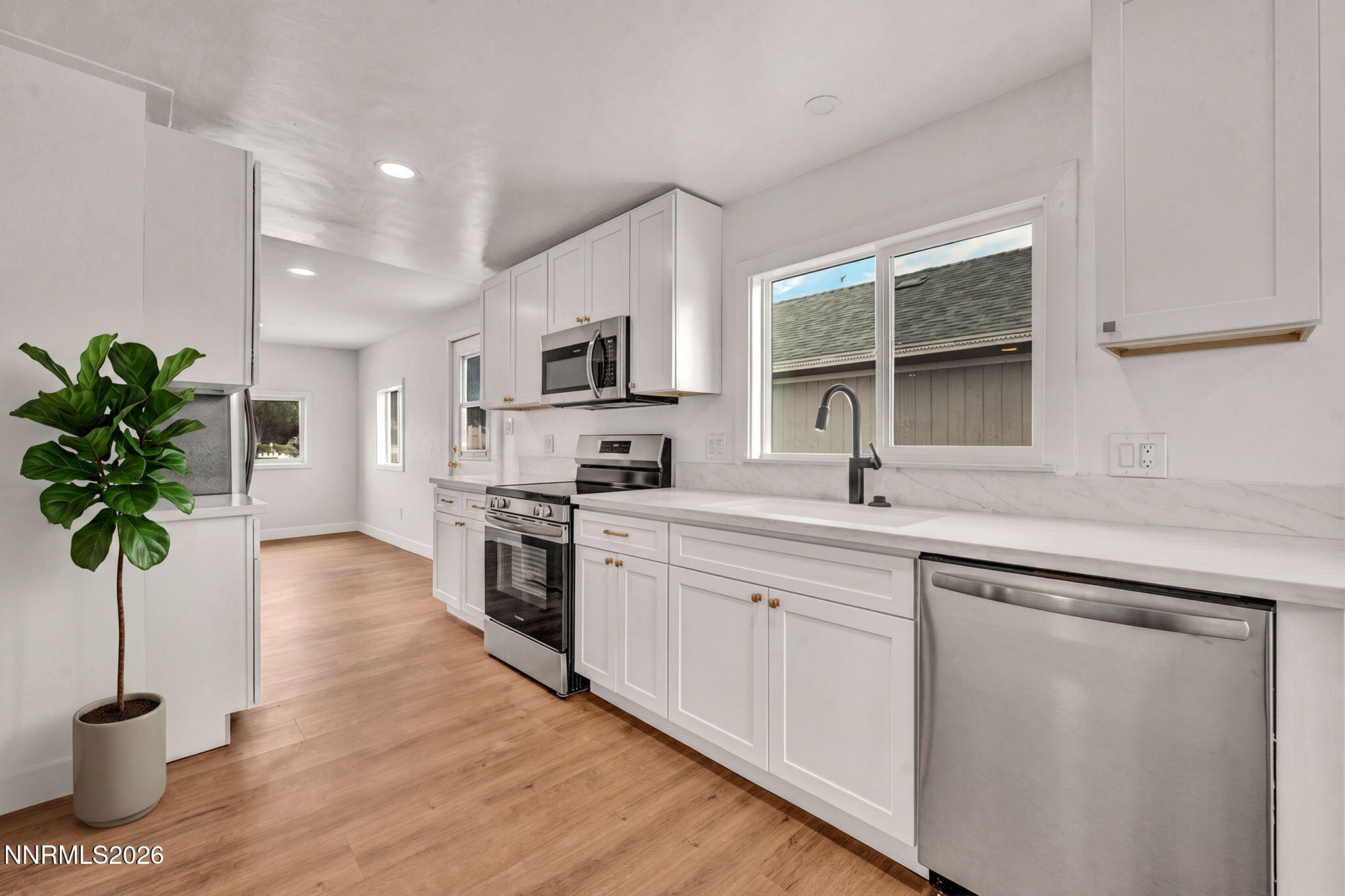 1559 D Street Property Photo 6