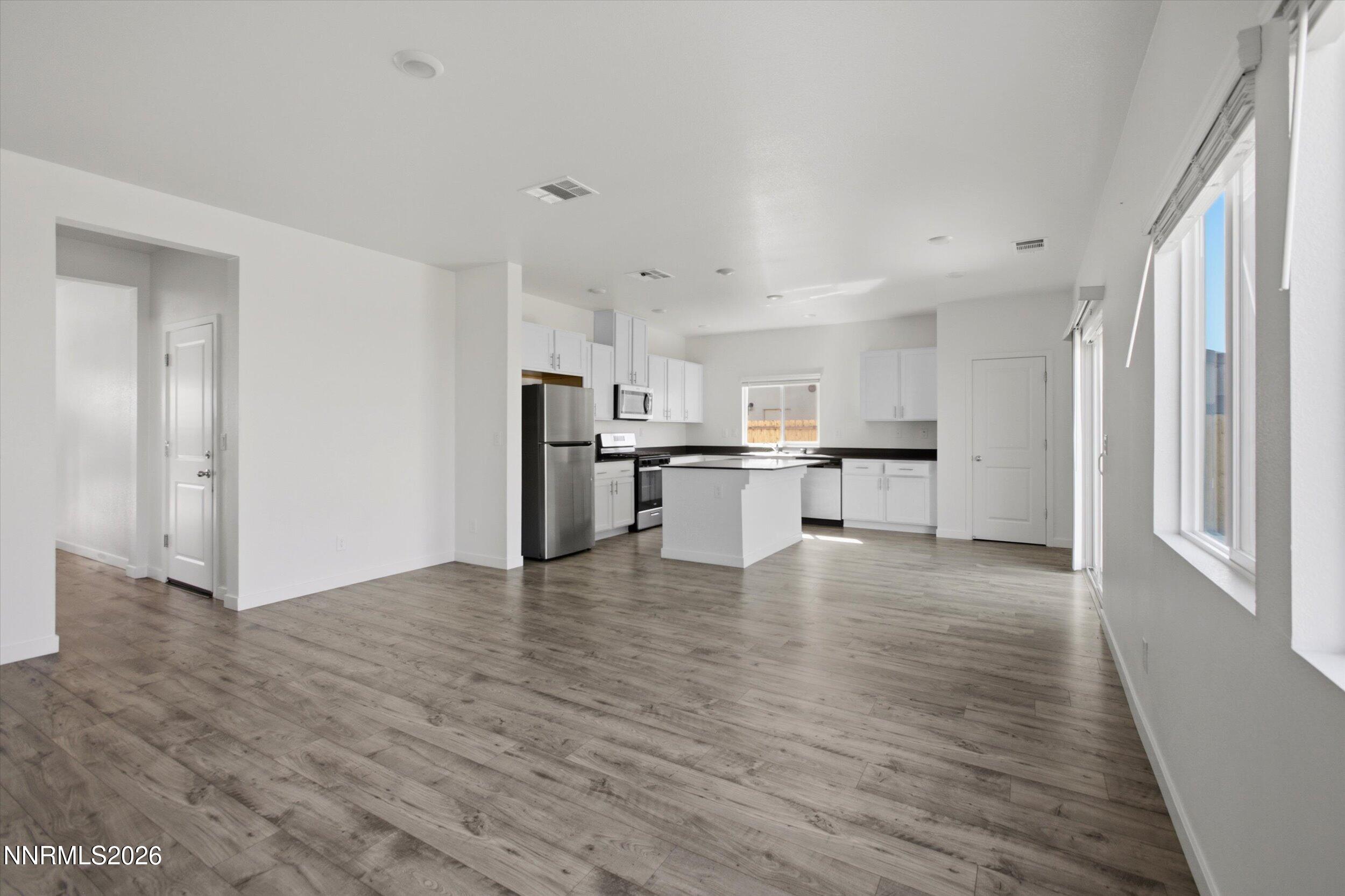 8939 Wolf Moon Drive Property Photo 9