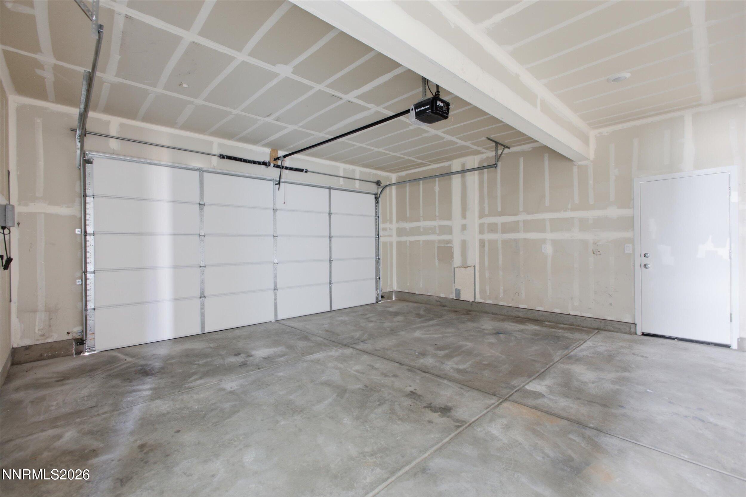 8939 Wolf Moon Drive Property Photo 29