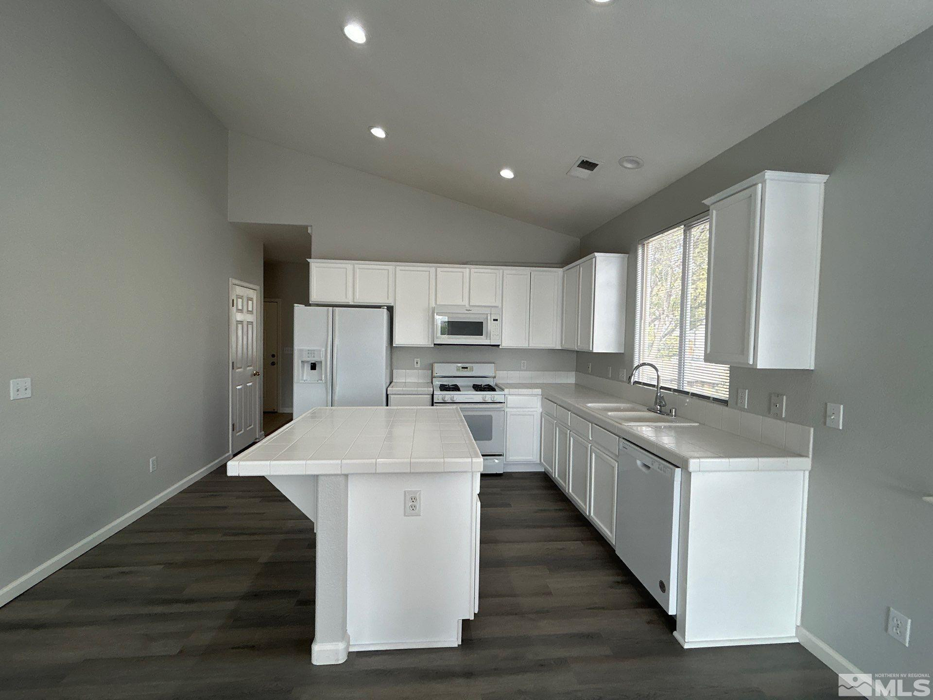 2841 Granville Drive Property Photo 6