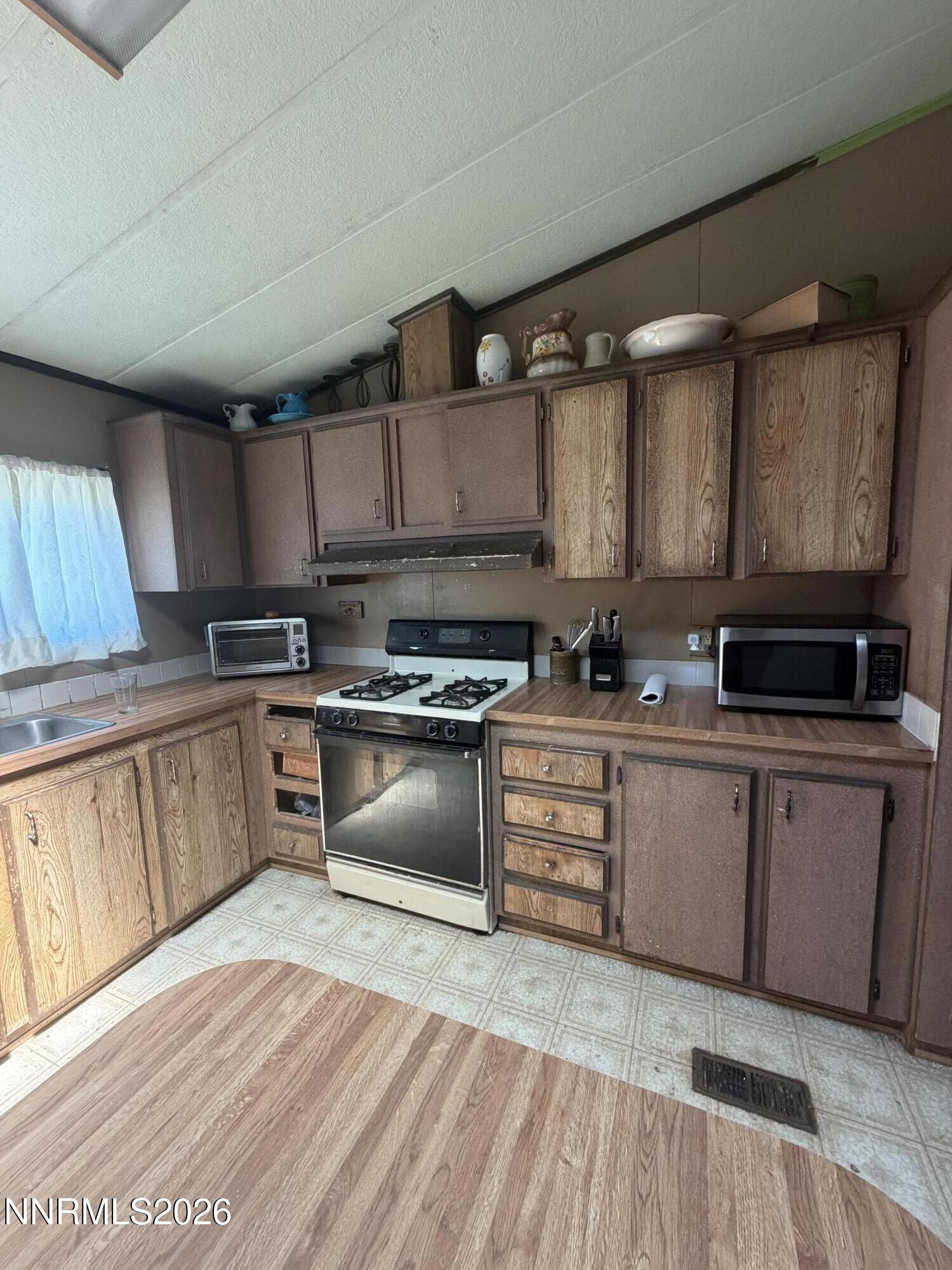 1201 Gummow Drive Property Photo 4