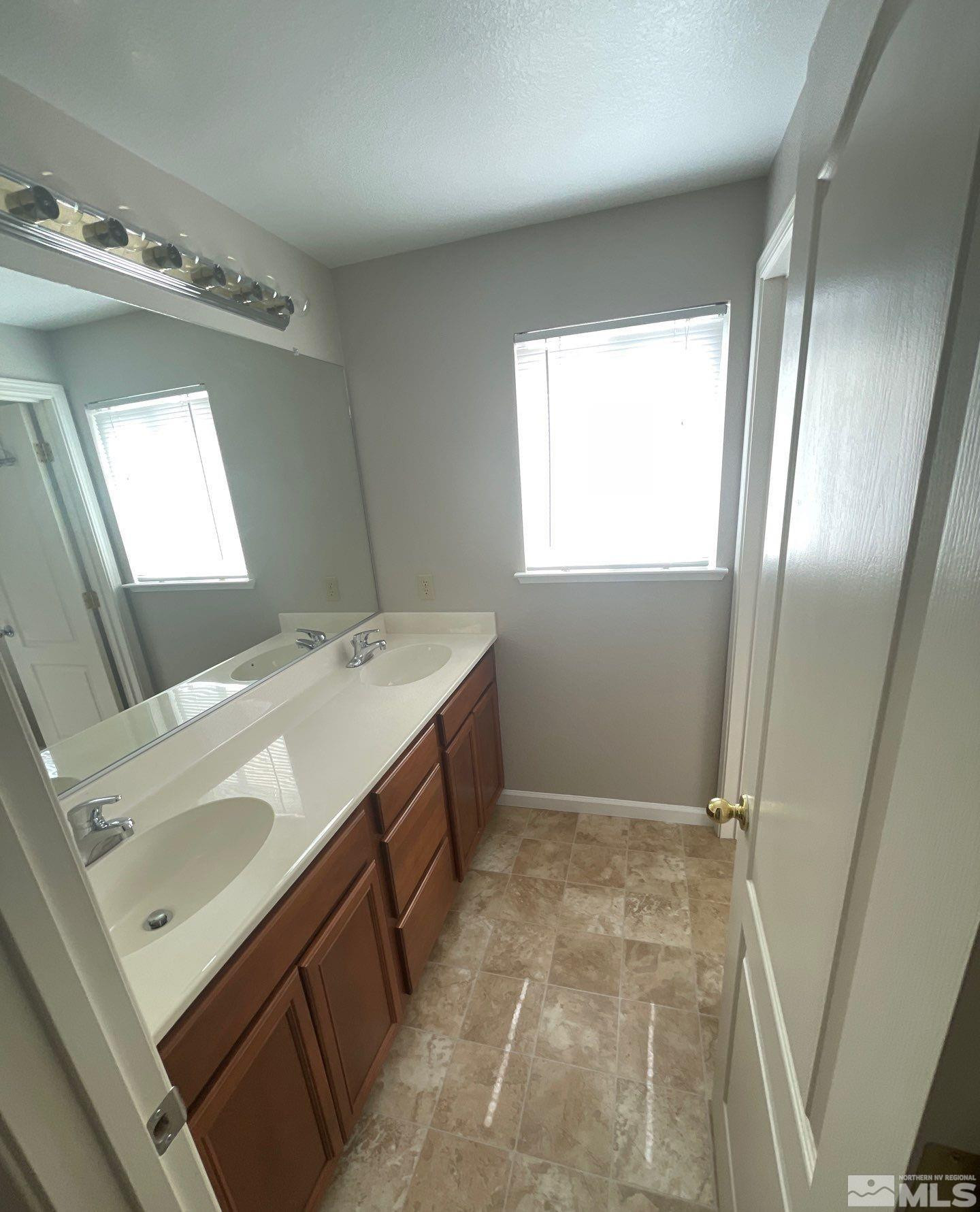 7445 Hunter Glen Drive Property Photo 10
