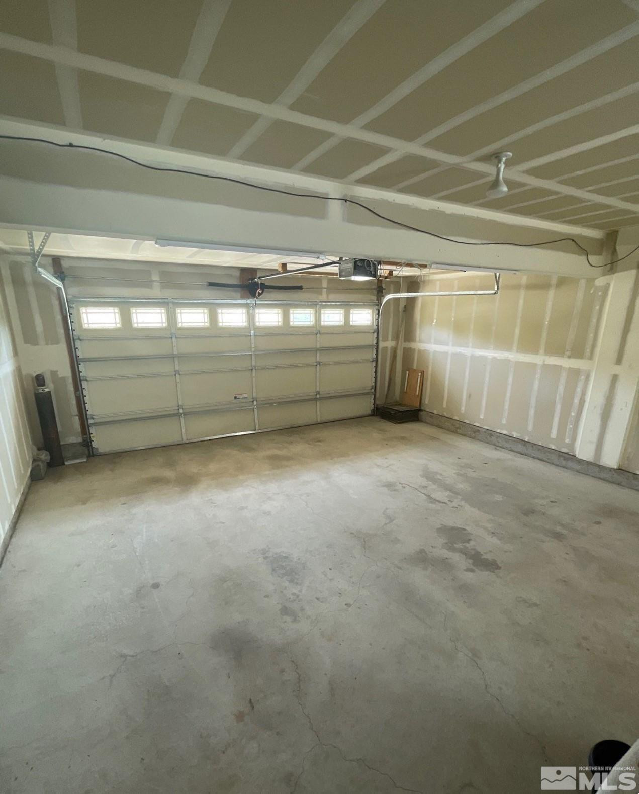 7445 Hunter Glen Drive Property Photo 13