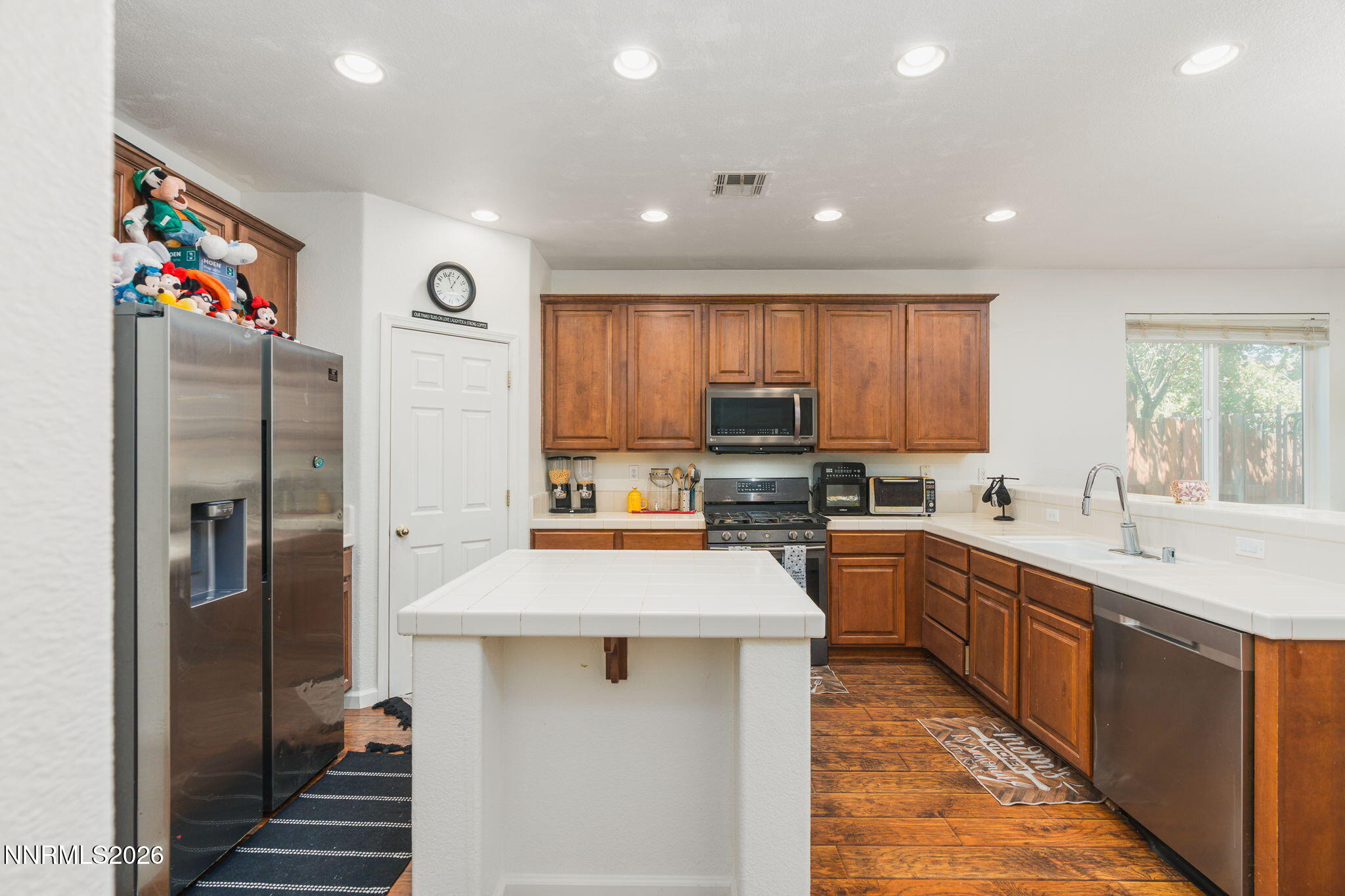 6960 Rioja Court Property Photo 7
