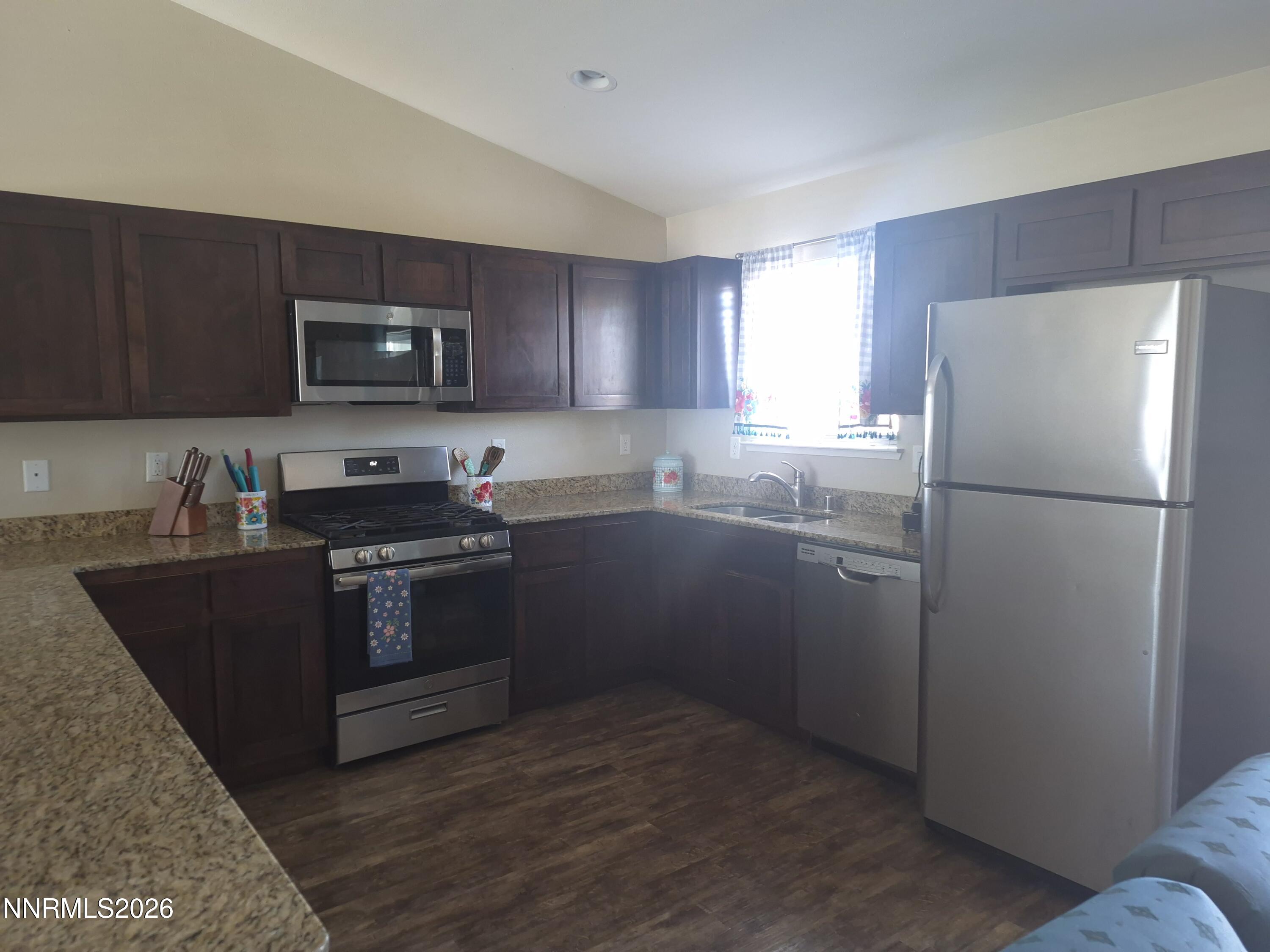 1247 Deerfield Drive Property Photo 9