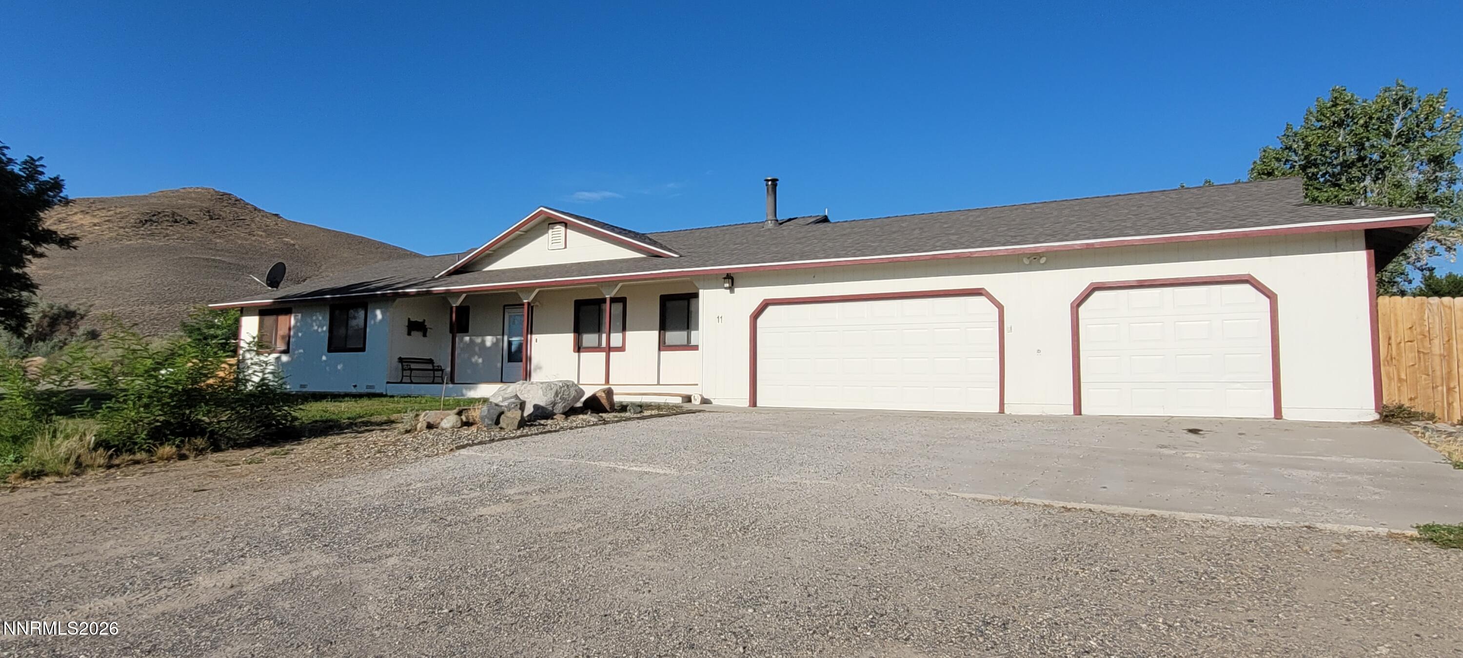 11 Lower Colony Road Property Photo 2