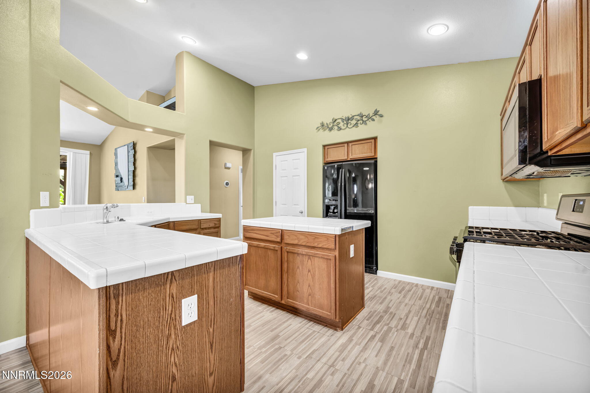 330 Sparrow Hawk Drive Property Photo 5