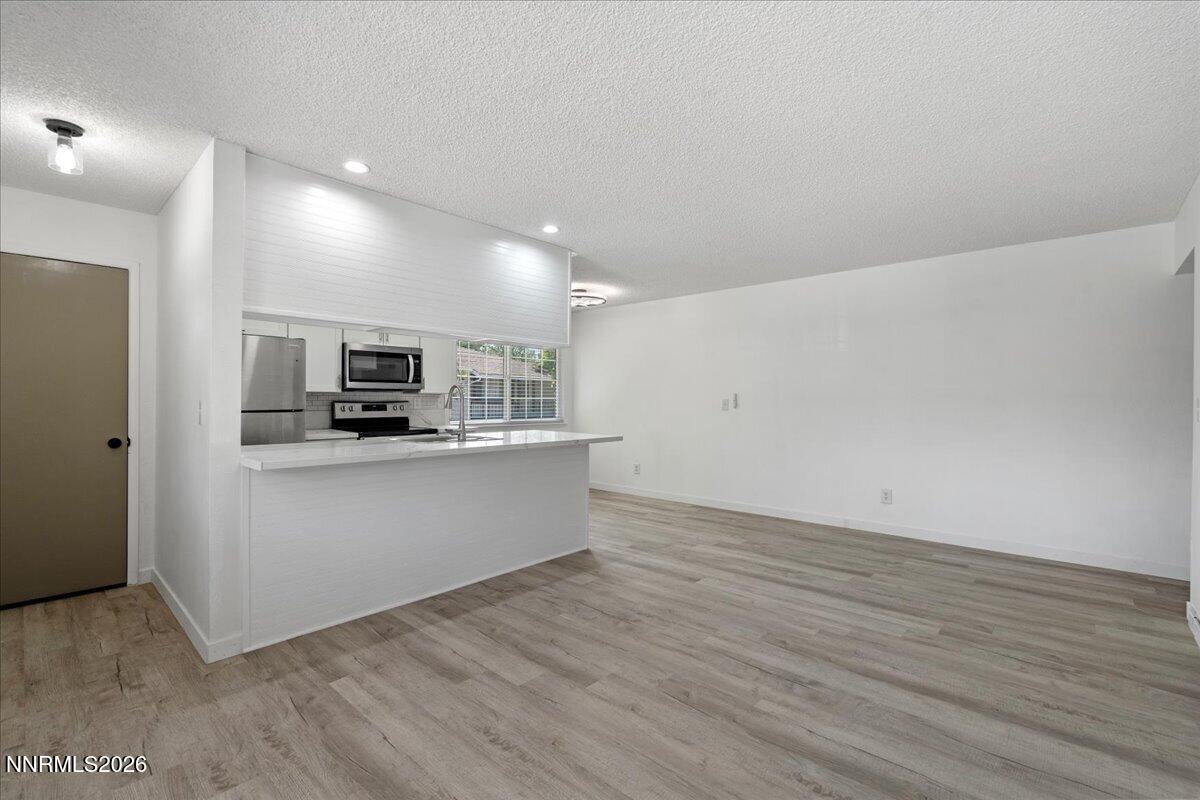 5030 Catalina Drive Apt 4 Property Photo 7