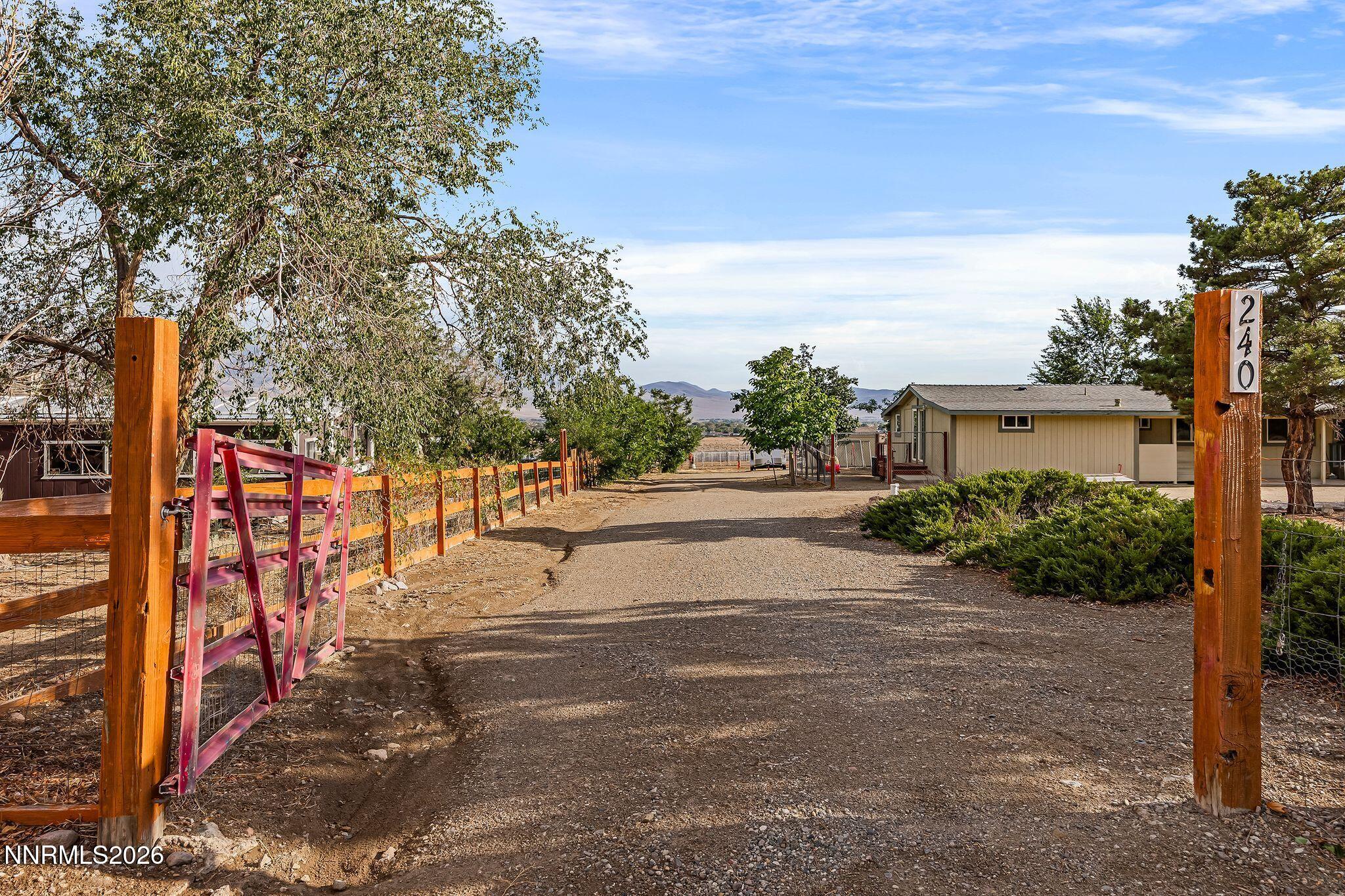 240 Wagon Wheel Way Property Photo 2