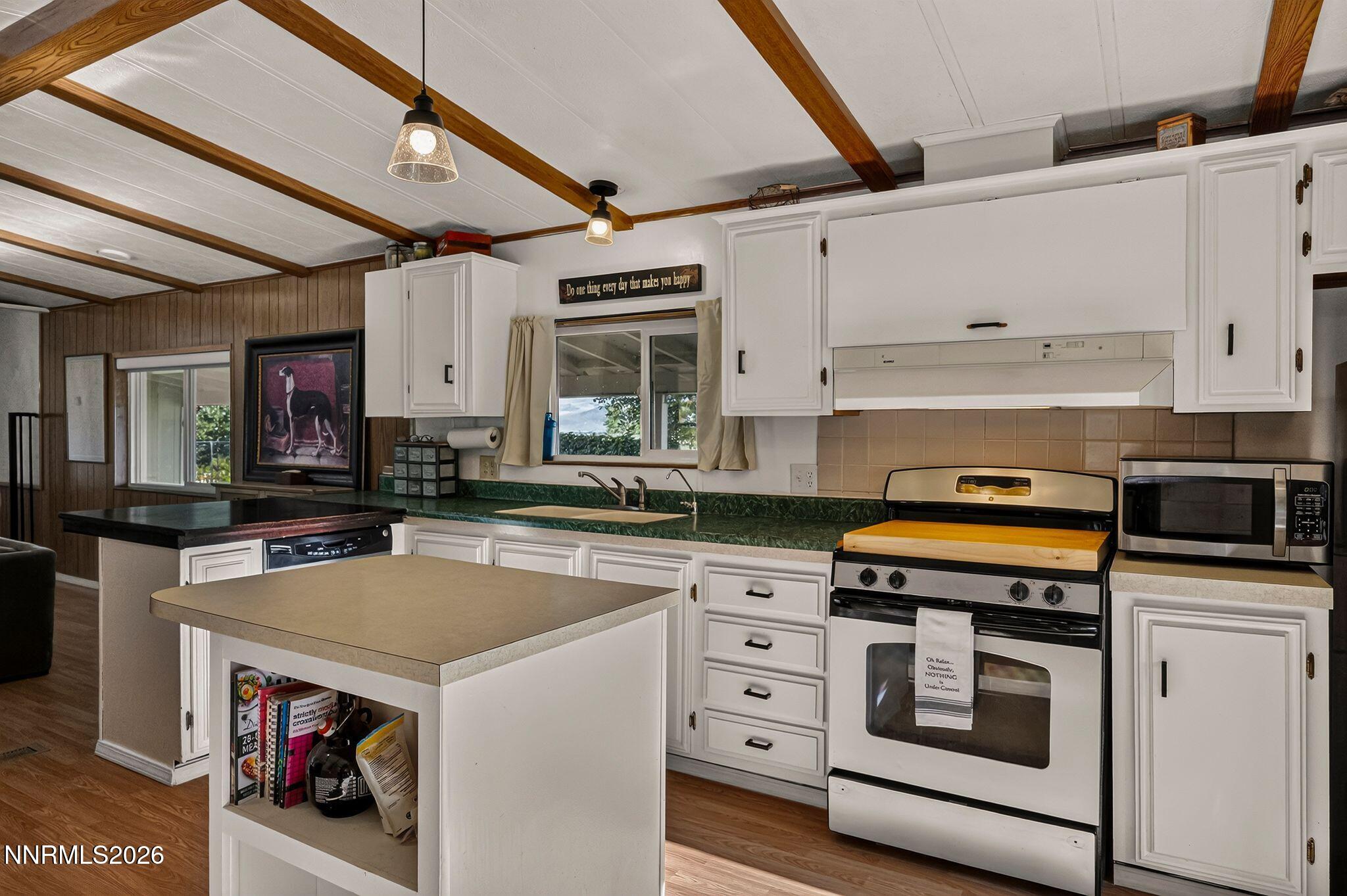 240 Wagon Wheel Way Property Photo 9