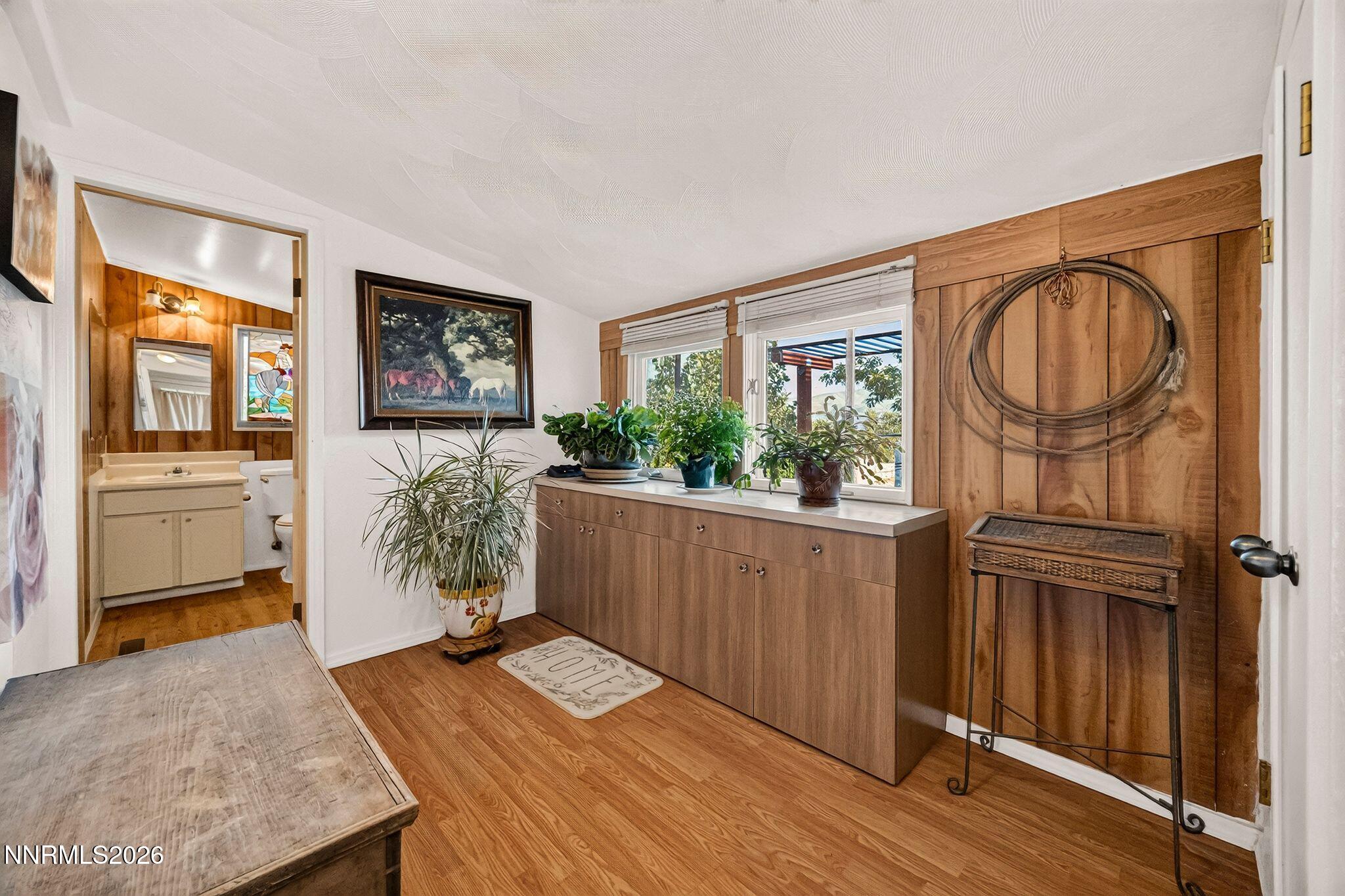 240 Wagon Wheel Way Property Photo 16