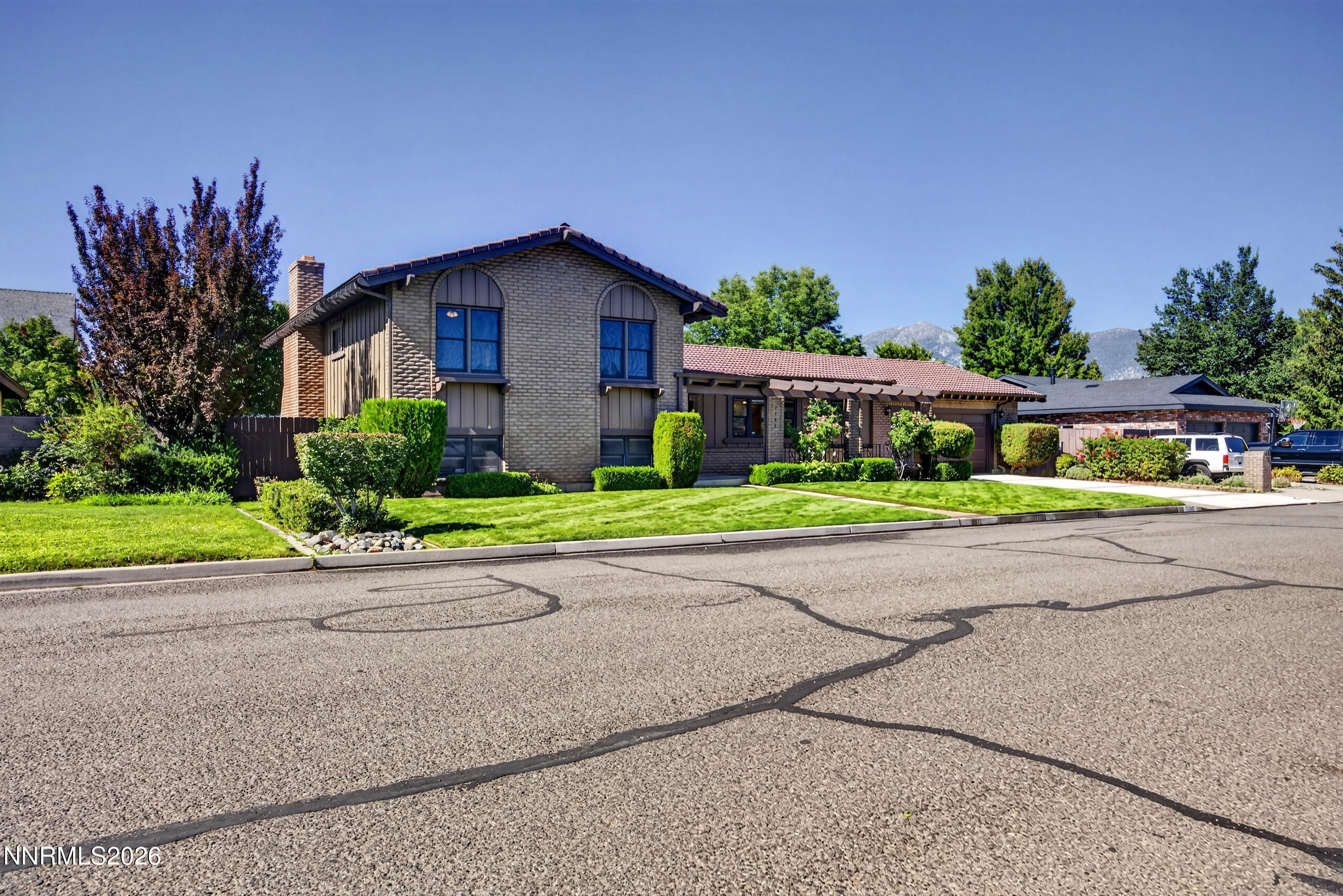 1586 Wildrose Drive Property Photo 2