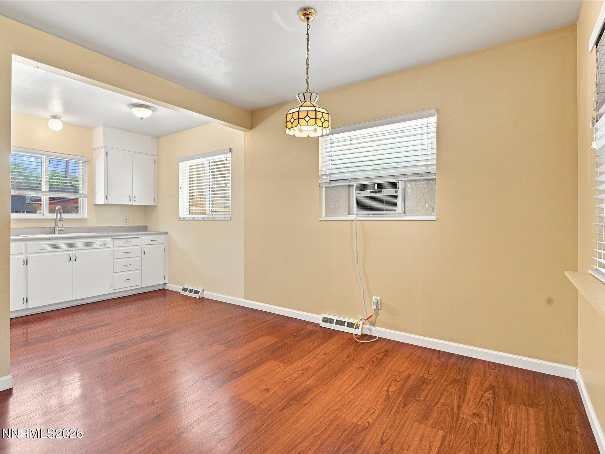 611 Martin Street Property Photo 9