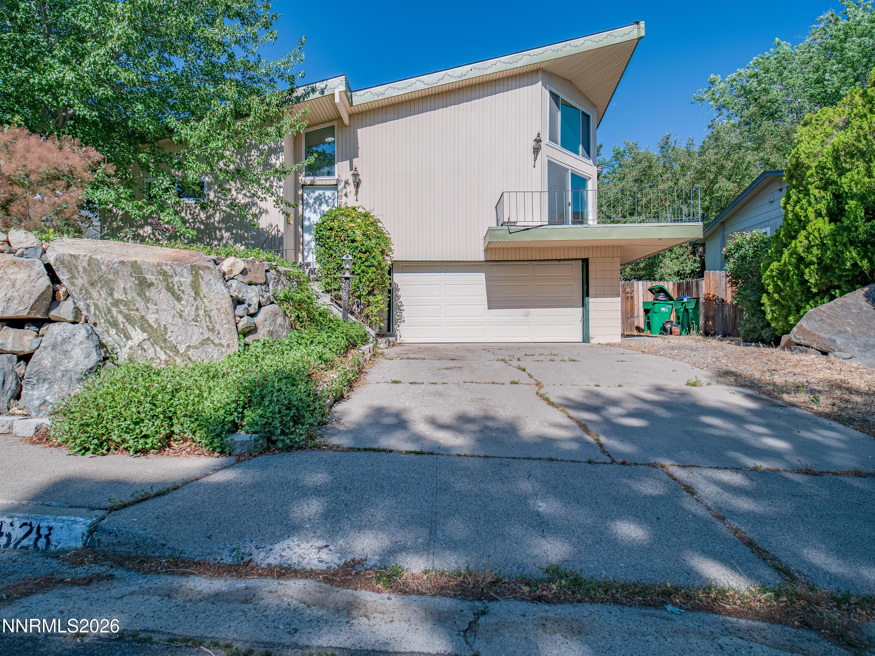 628 Highland Street Property Photo 3