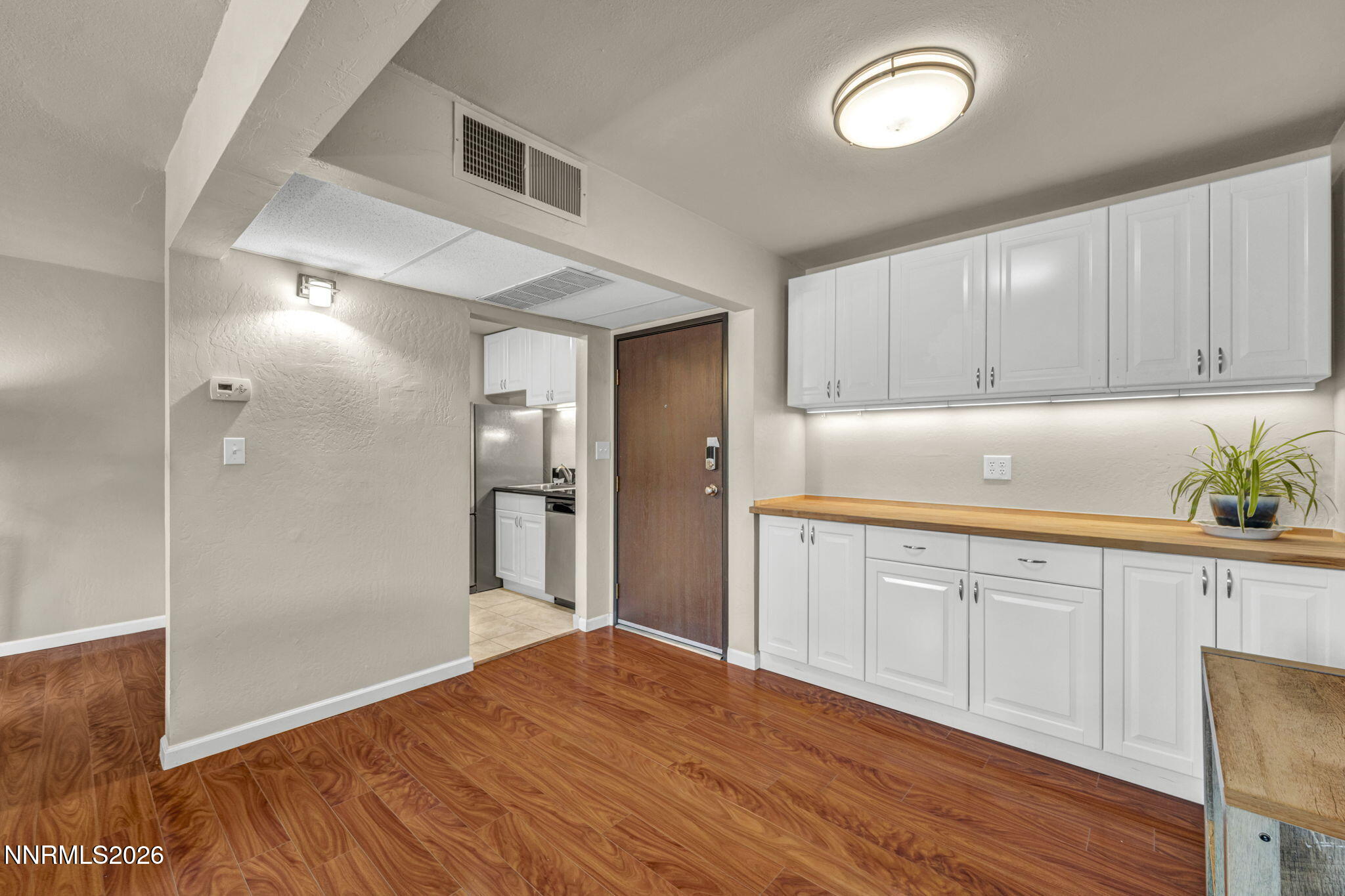 2955 Lakeside Drive 319 Property Photo 4