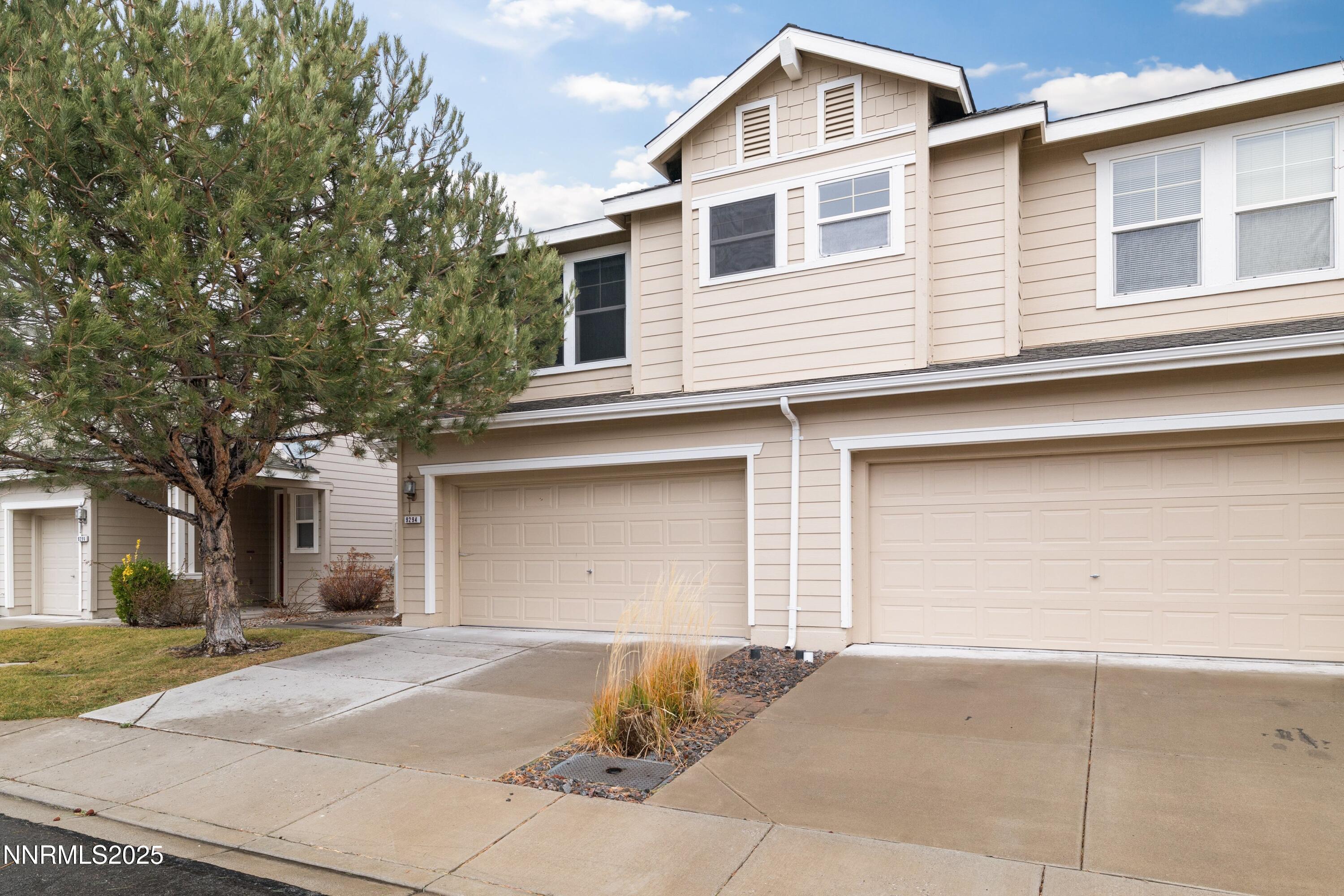 9294 Lone Wolf Circle Property Photo 2