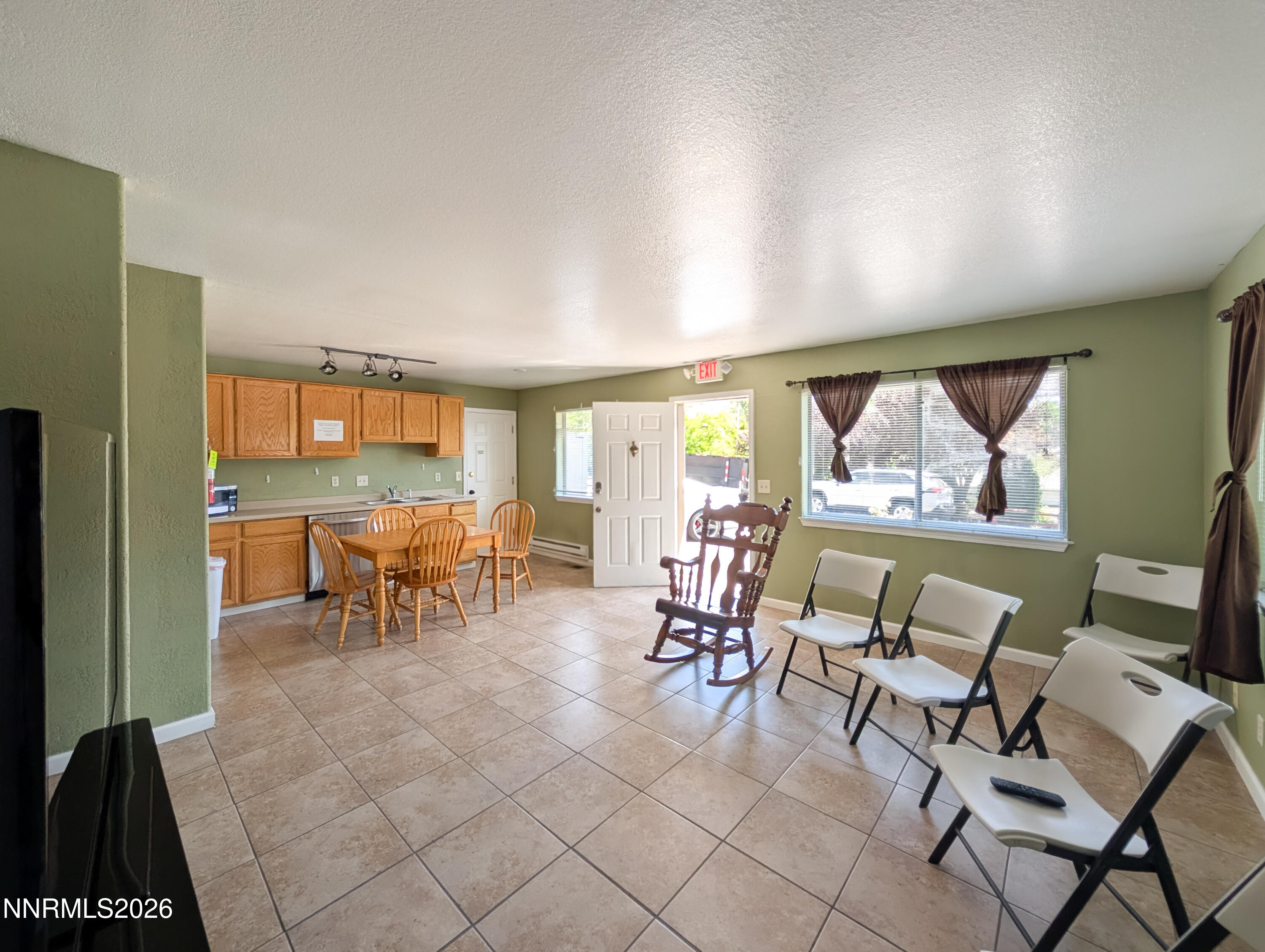 2060 W College Parkway Property Photo 8