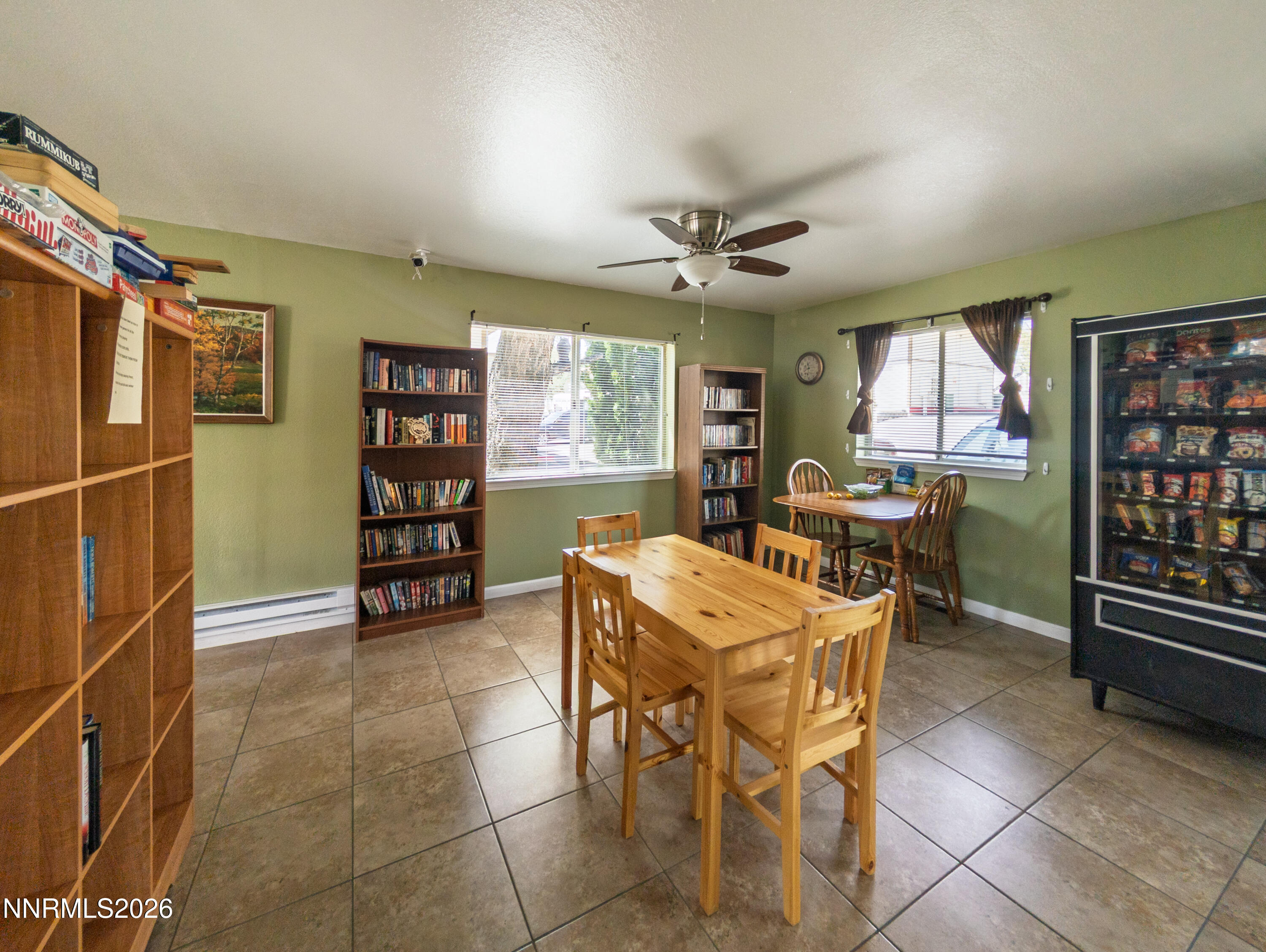 2060 W College Parkway Property Photo 9